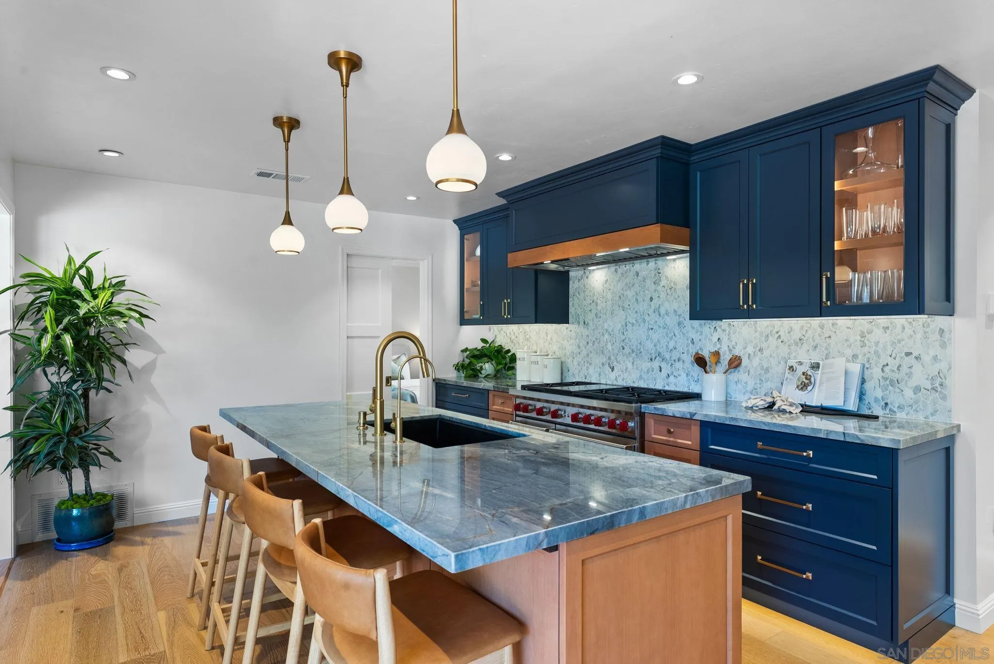 https://cdn.realtyfeed.com/cdn/127/250040469/03c88221d0a8e1f9c9f9f1d4985f82c5.webp