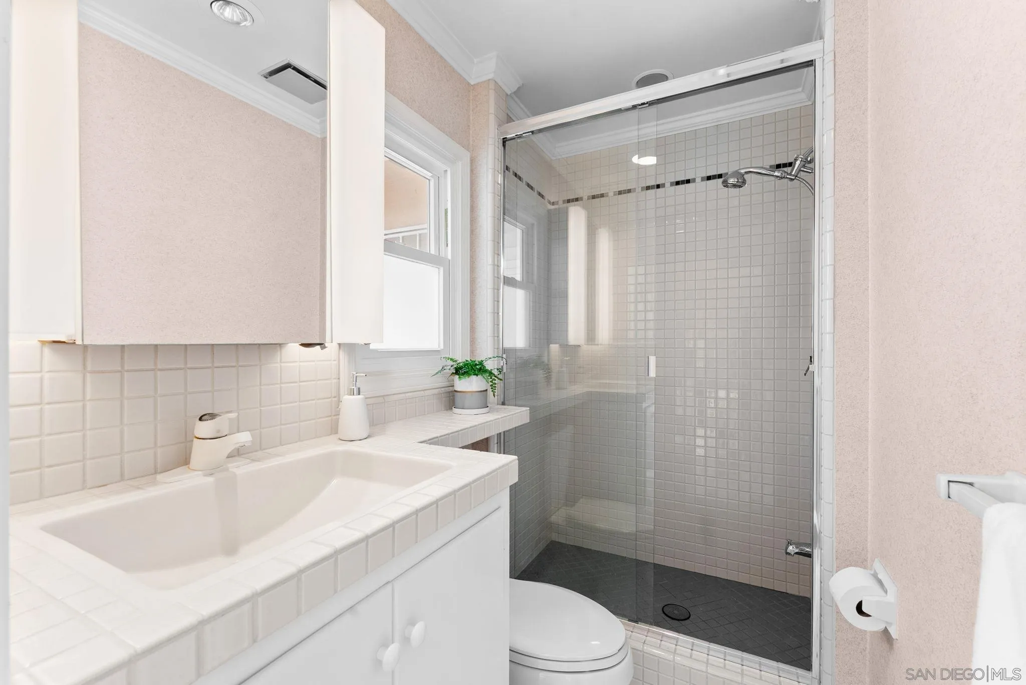 https://cdn.realtyfeed.com/cdn/127/250040469/7ff15b5a84bb113edb1c6aff6245df9c.webp