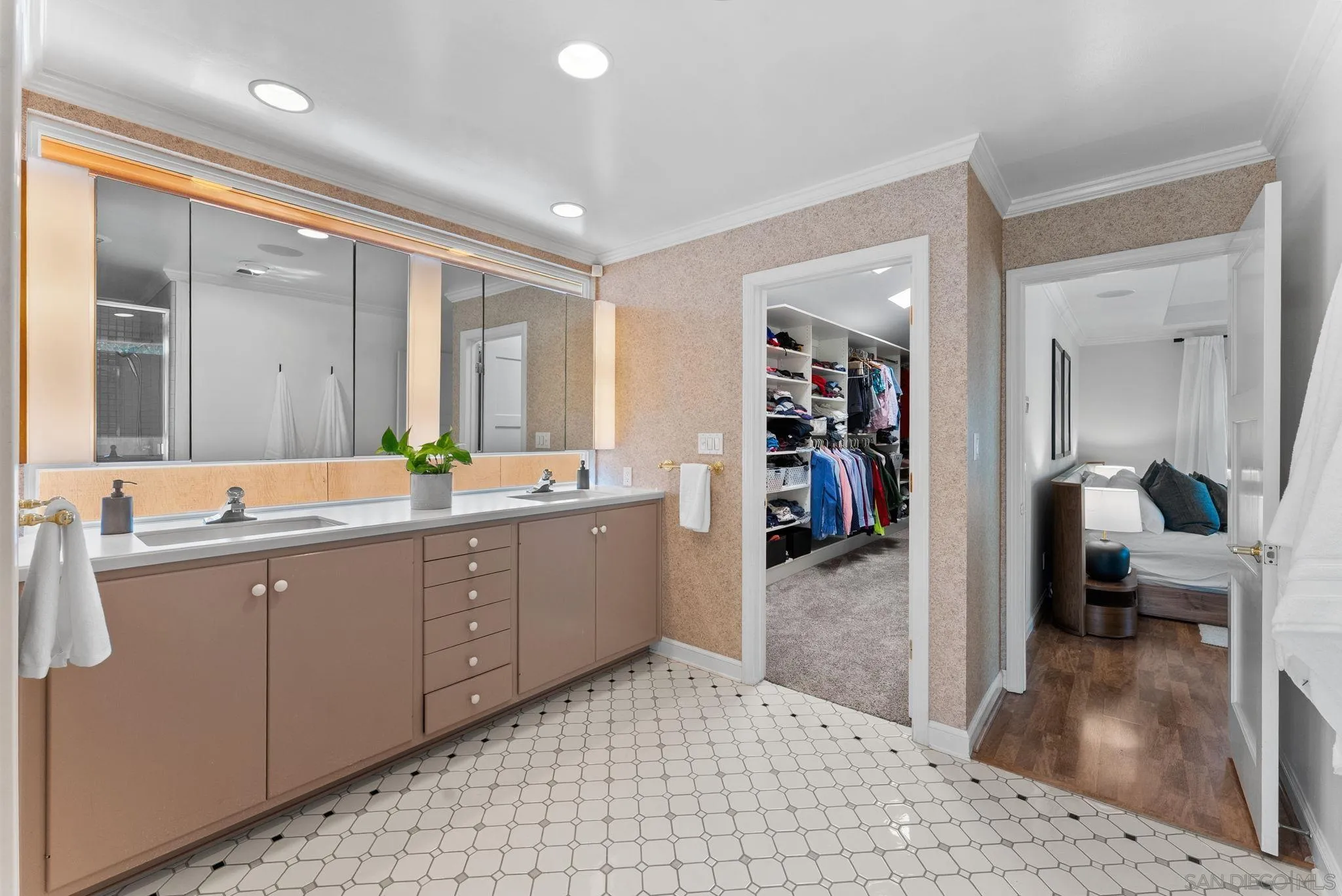 https://cdn.realtyfeed.com/cdn/127/250040469/d52ecd246fa434cb0f04cd6e42ea485f.webp