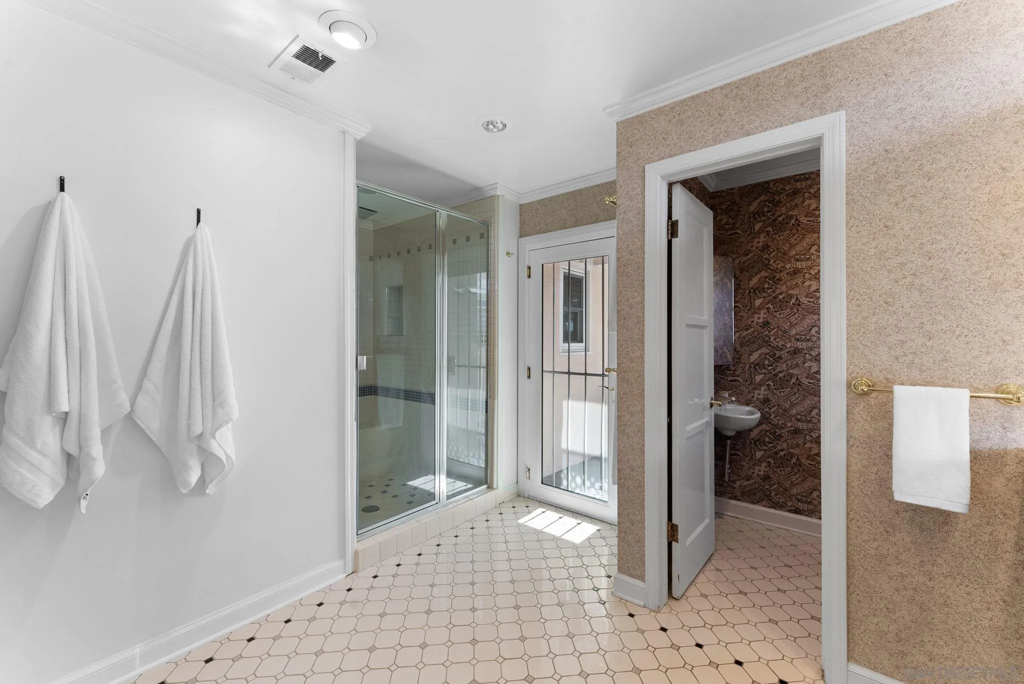 https://cdn.realtyfeed.com/cdn/127/250040469/f2b27bb124f3111dfb8118b7eafd04d8.webp
