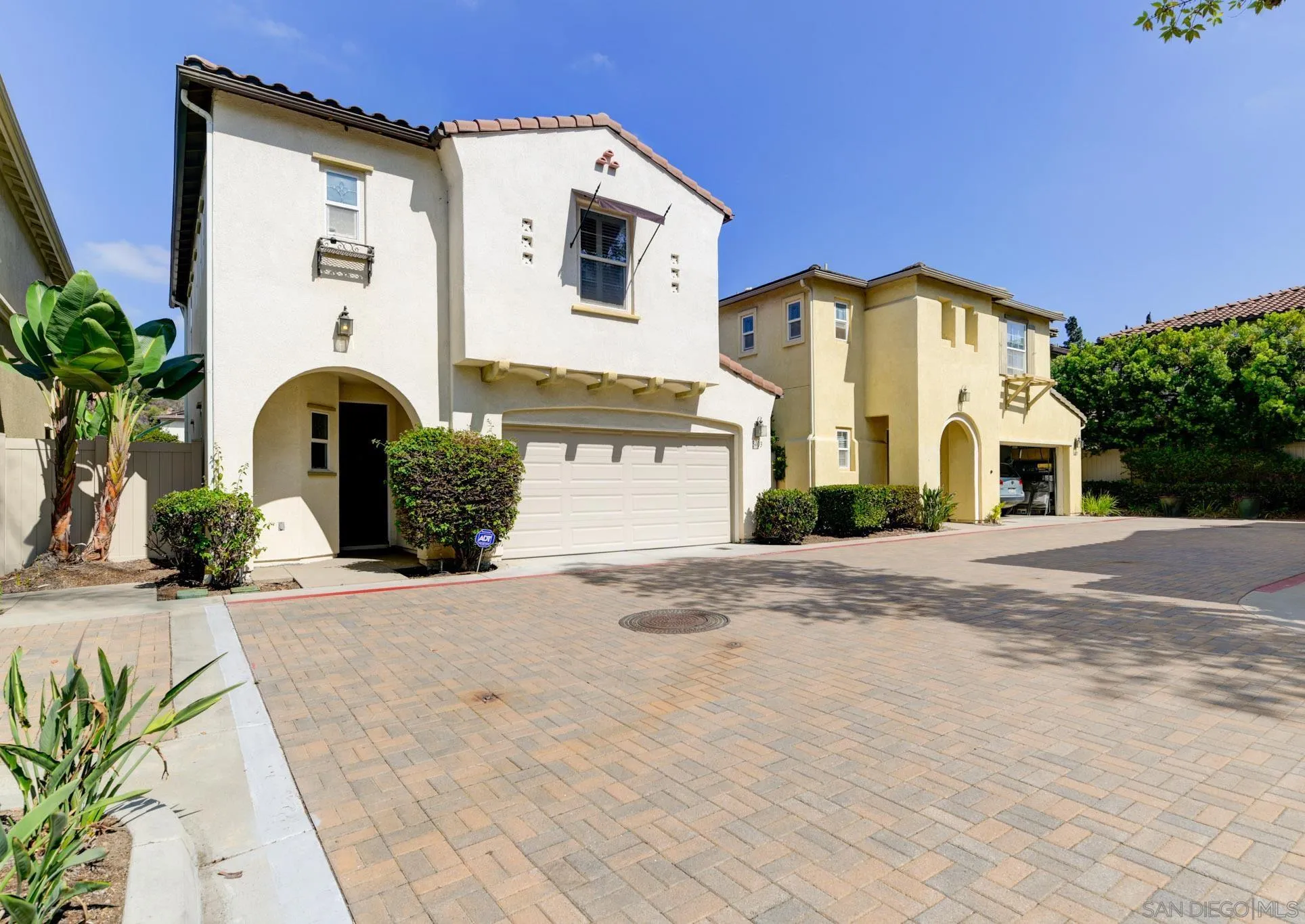 https://cdn.realtyfeed.com/cdn/127/250040474/b42b14064d155defee40fe2e0408538b.webp