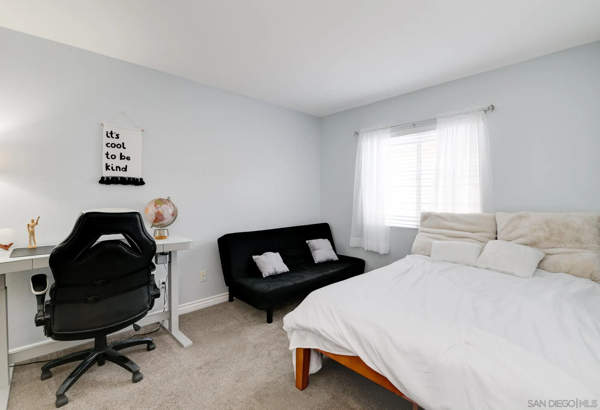 https://cdn.realtyfeed.com/cdn/127/250040474/c030fc4f8470b992b5ed65baab157ce4.webp