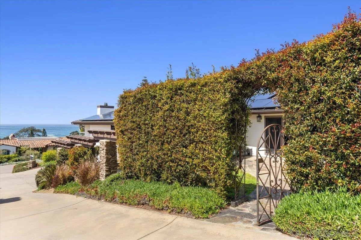 https://cdn.realtyfeed.com/cdn/127/250040479/2c6c22485faf4512b00dde882f74b2dd.webp