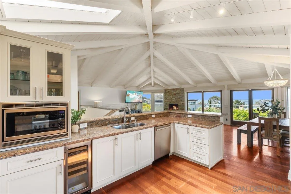 https://cdn.realtyfeed.com/cdn/127/250040479/c8c7205f49ec7af90ce4517f5b4c1078.webp
