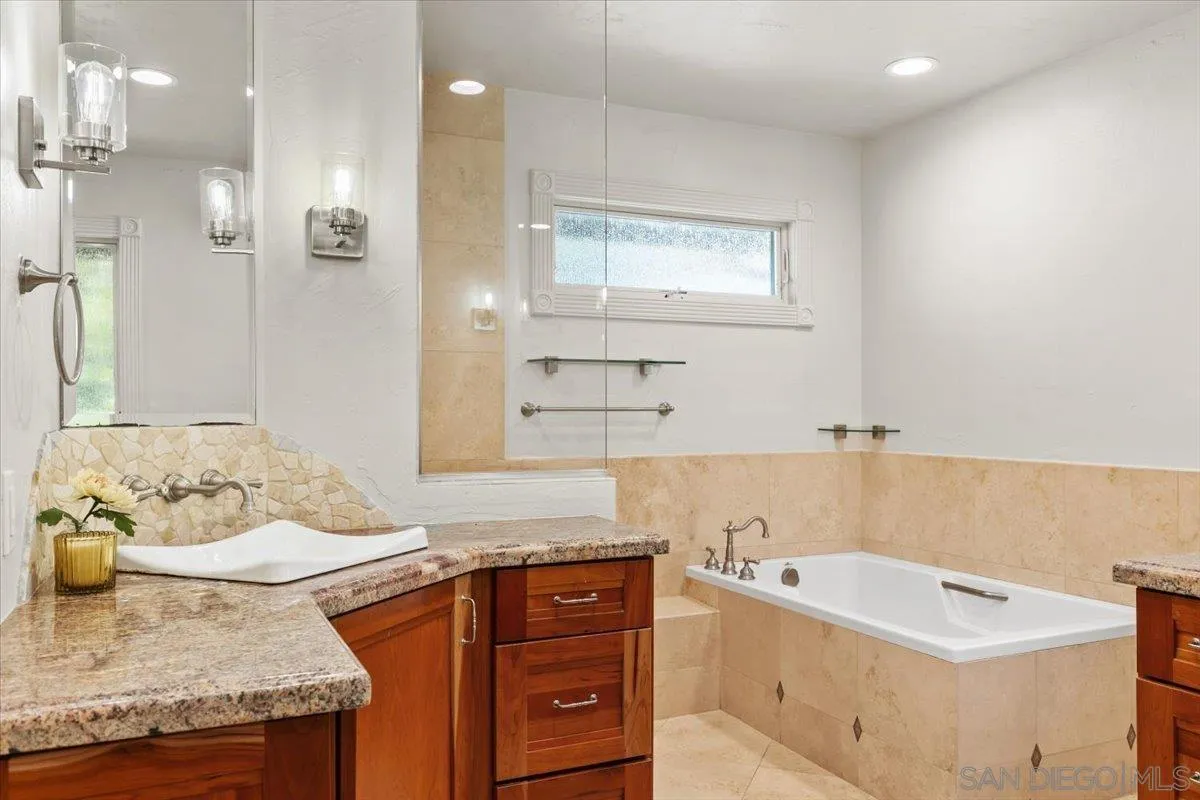 https://cdn.realtyfeed.com/cdn/127/250040479/e8615335cf236b8621bbd76ece9d798f.webp