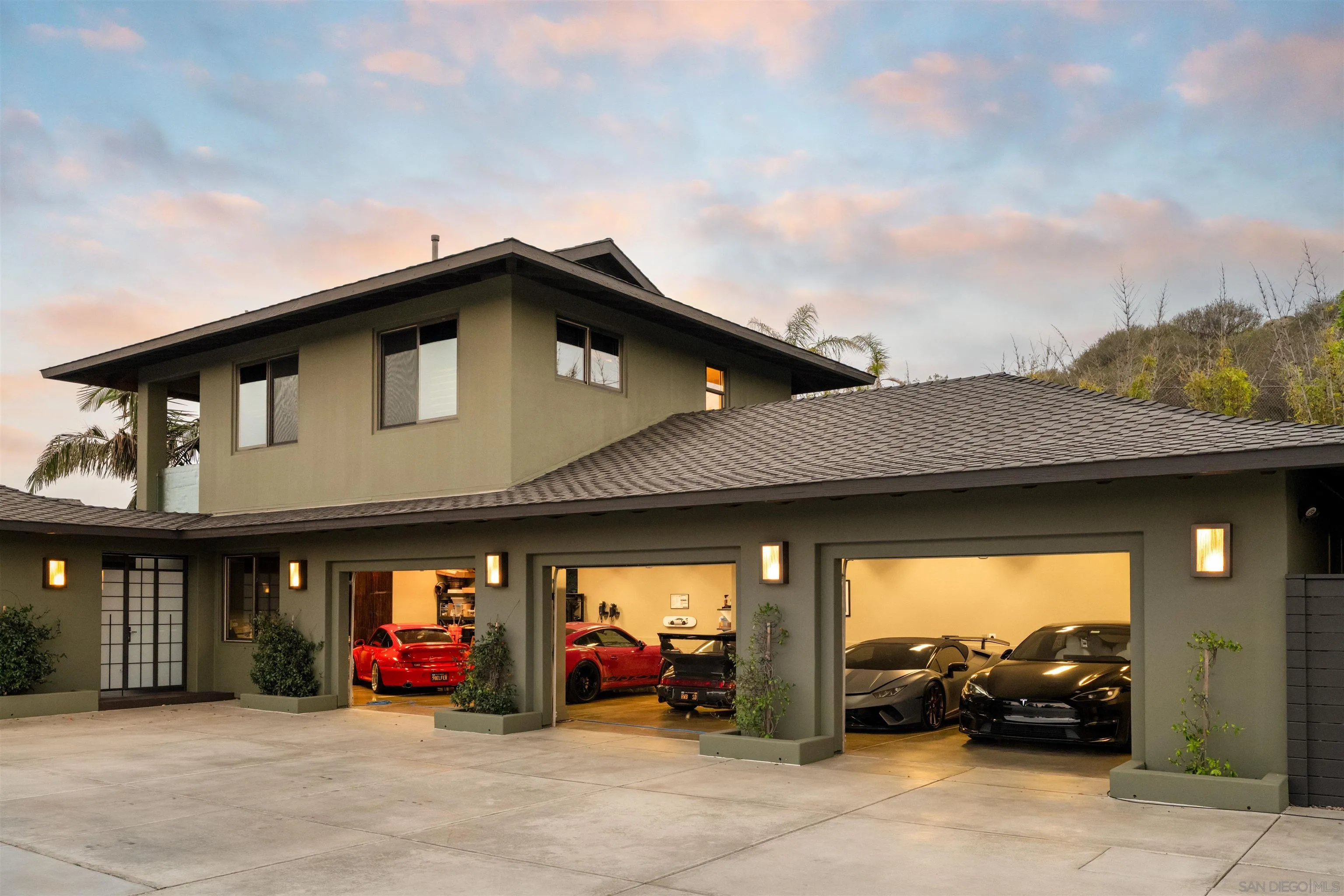 https://cdn.realtyfeed.com/cdn/127/250040480/0a69a2e2518e1284a2424eb8aba6ff1d.webp