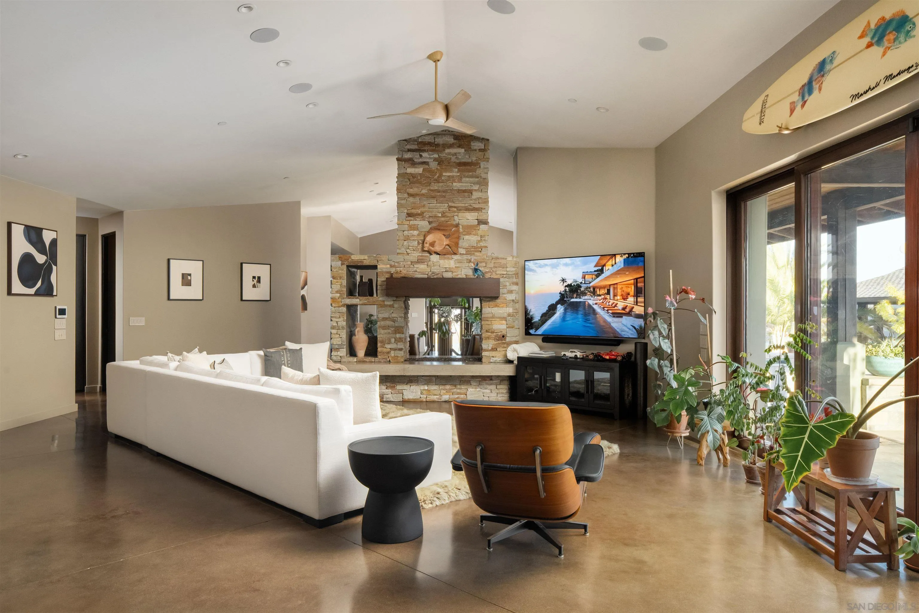 https://cdn.realtyfeed.com/cdn/127/250040480/0efc1bec681a8cba96efd6e46bb04ca3.webp