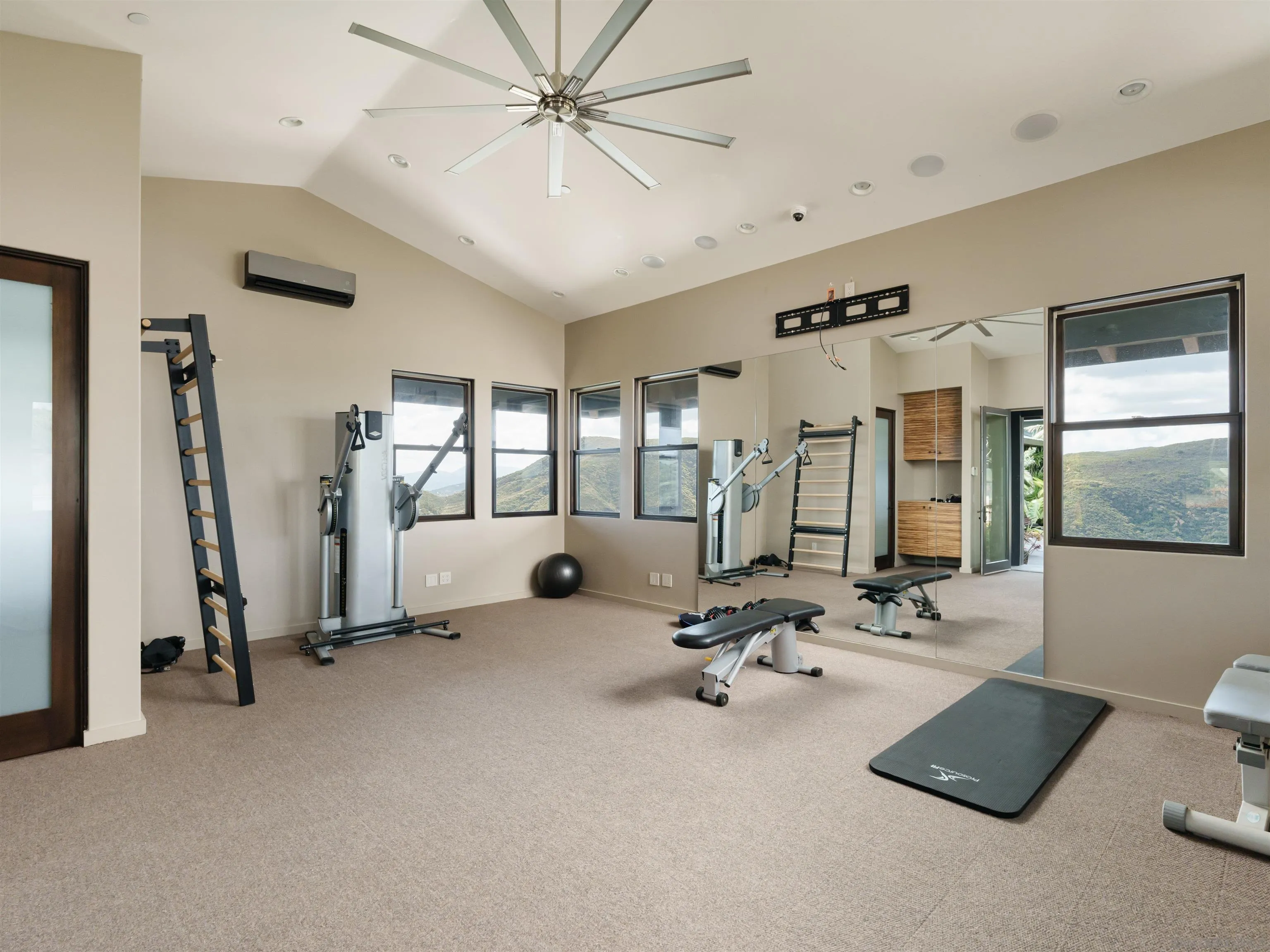 https://cdn.realtyfeed.com/cdn/127/250040480/487c85dc1f5849c9a8d29f96ae51c1c0.webp
