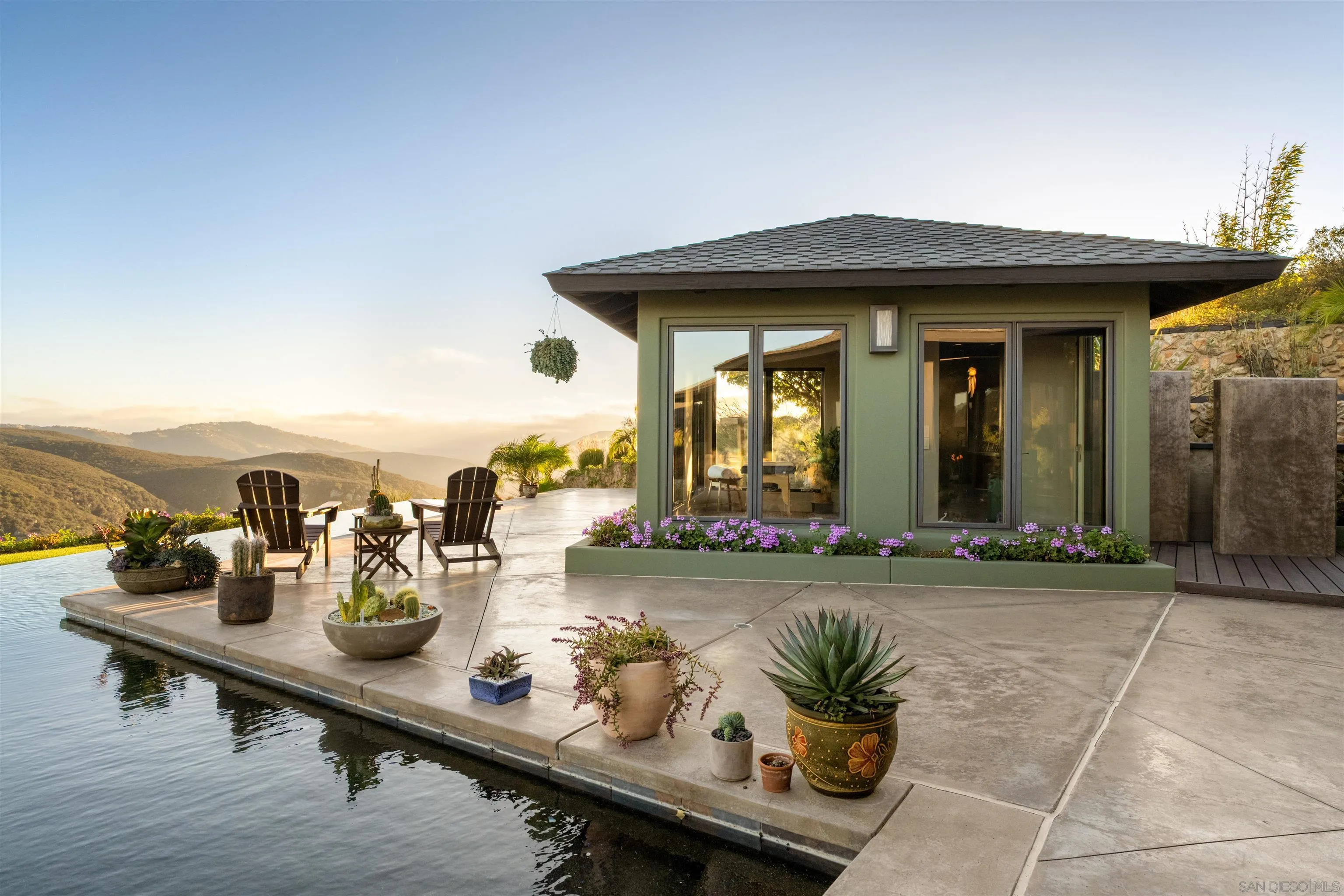 https://cdn.realtyfeed.com/cdn/127/250040480/7c55d5e33d67d36baf47fa75f68cdc90.webp