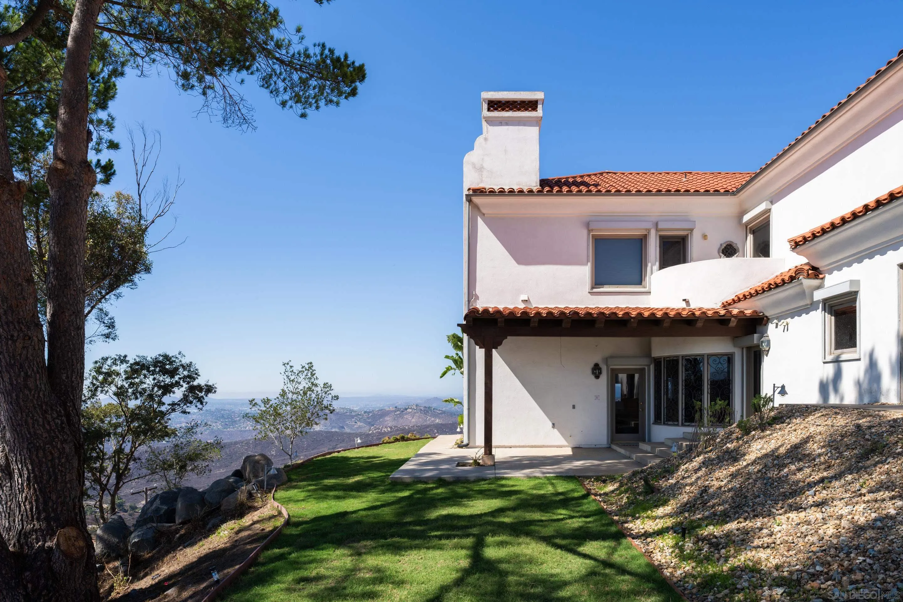 https://cdn.realtyfeed.com/cdn/127/250040483/4301708c034faab2bfbc009bea6988b8.webp