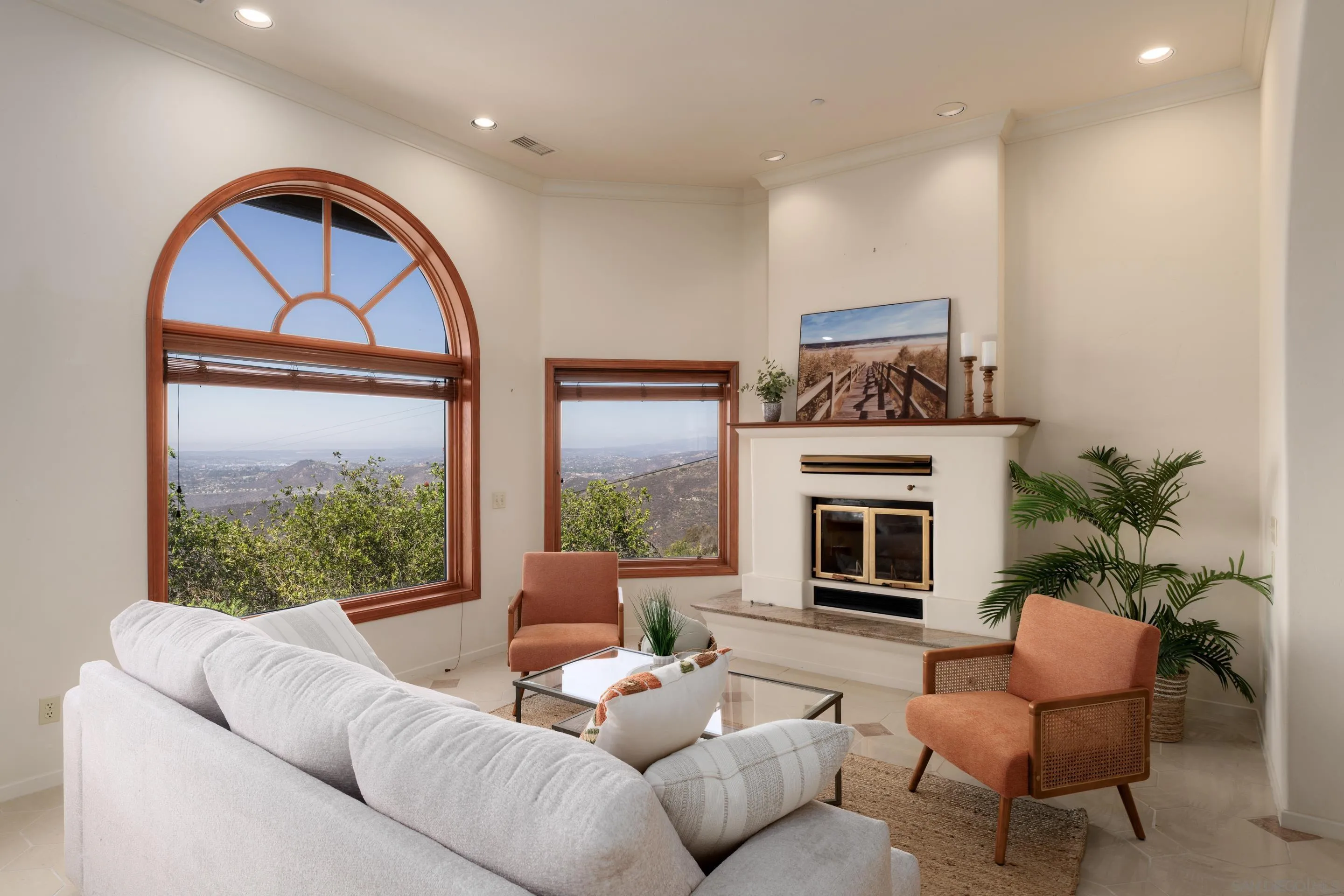 https://cdn.realtyfeed.com/cdn/127/250040483/6cb1f974c4edfc1c1d34b1a8d1f90924.webp