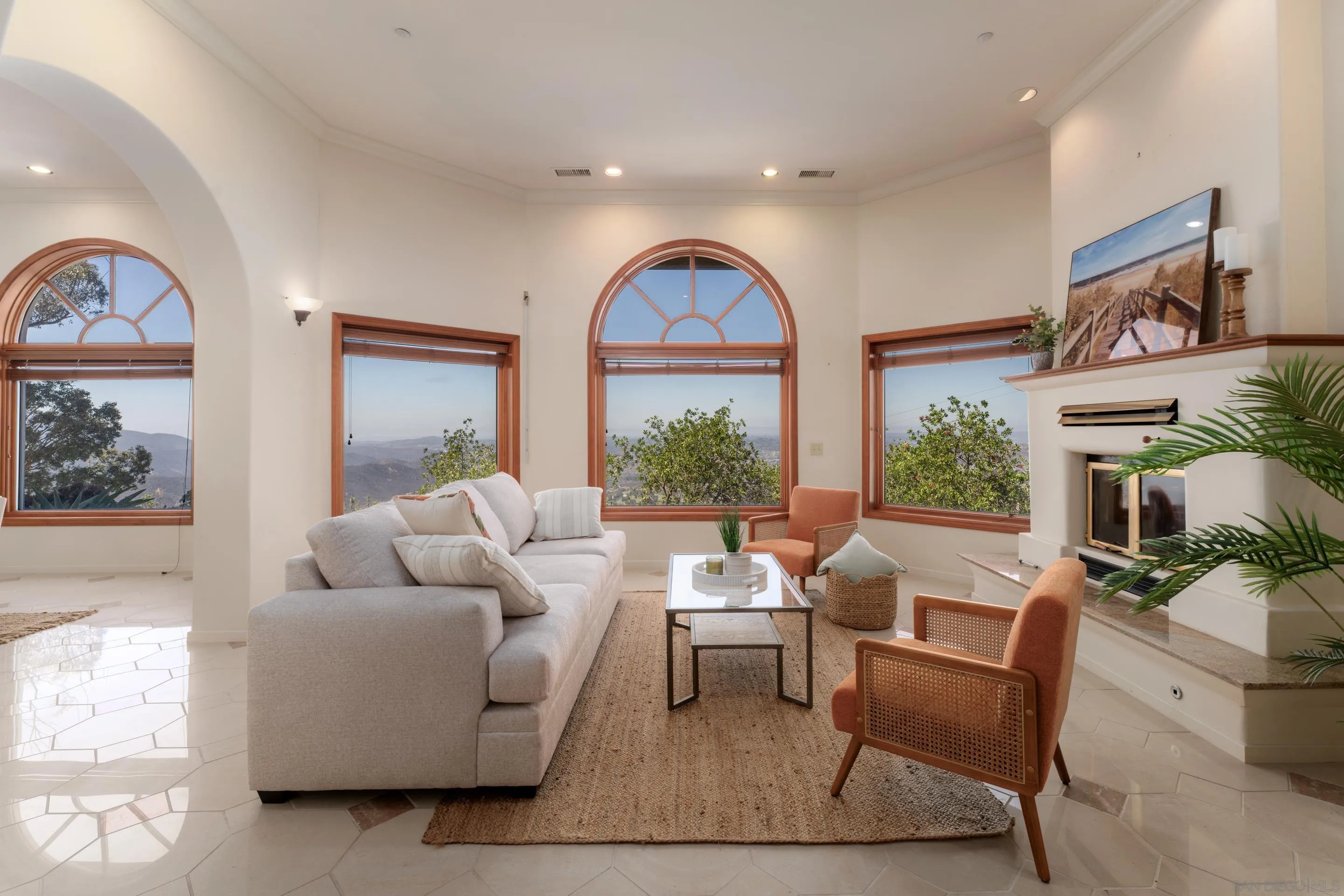 https://cdn.realtyfeed.com/cdn/127/250040483/c56954d0c05c43bd98de91e688ef3503.webp