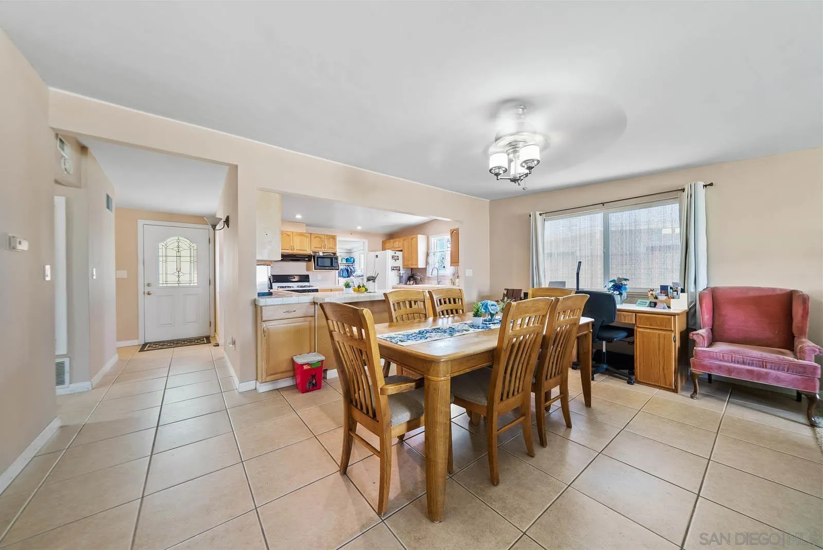 https://cdn.realtyfeed.com/cdn/127/250040484/637e2473821eaa8b4dcc011b7b2fb378.webp