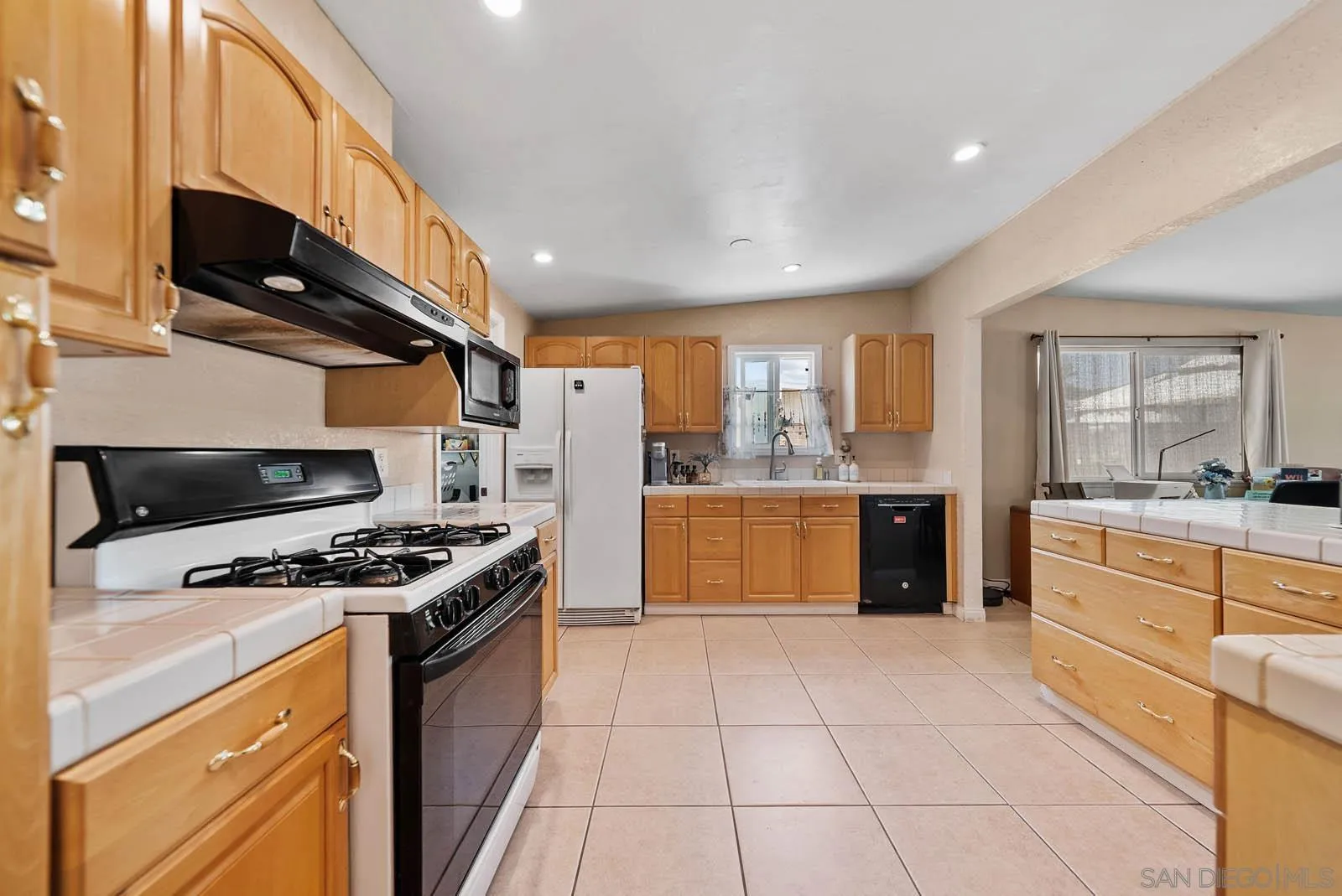 https://cdn.realtyfeed.com/cdn/127/250040484/7723f81d5ed9838204c9e9c7bf977b23.webp