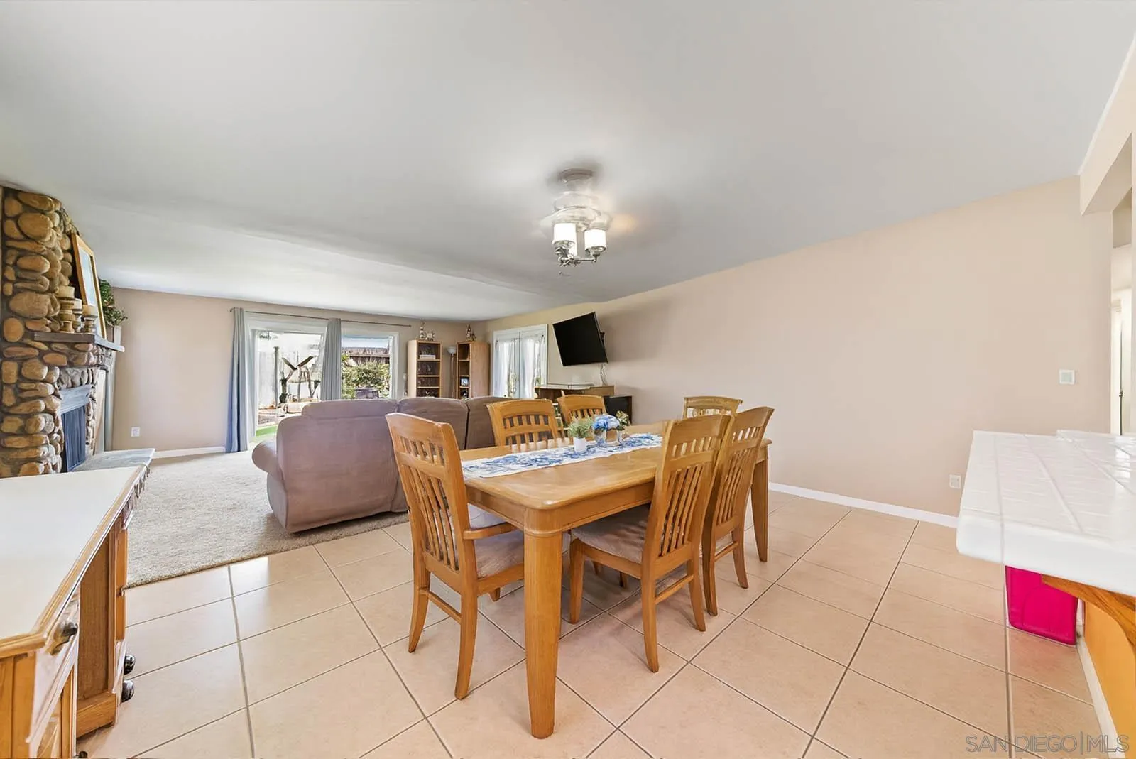 https://cdn.realtyfeed.com/cdn/127/250040484/d97706f98d9303f5f6366f774f884e60.webp