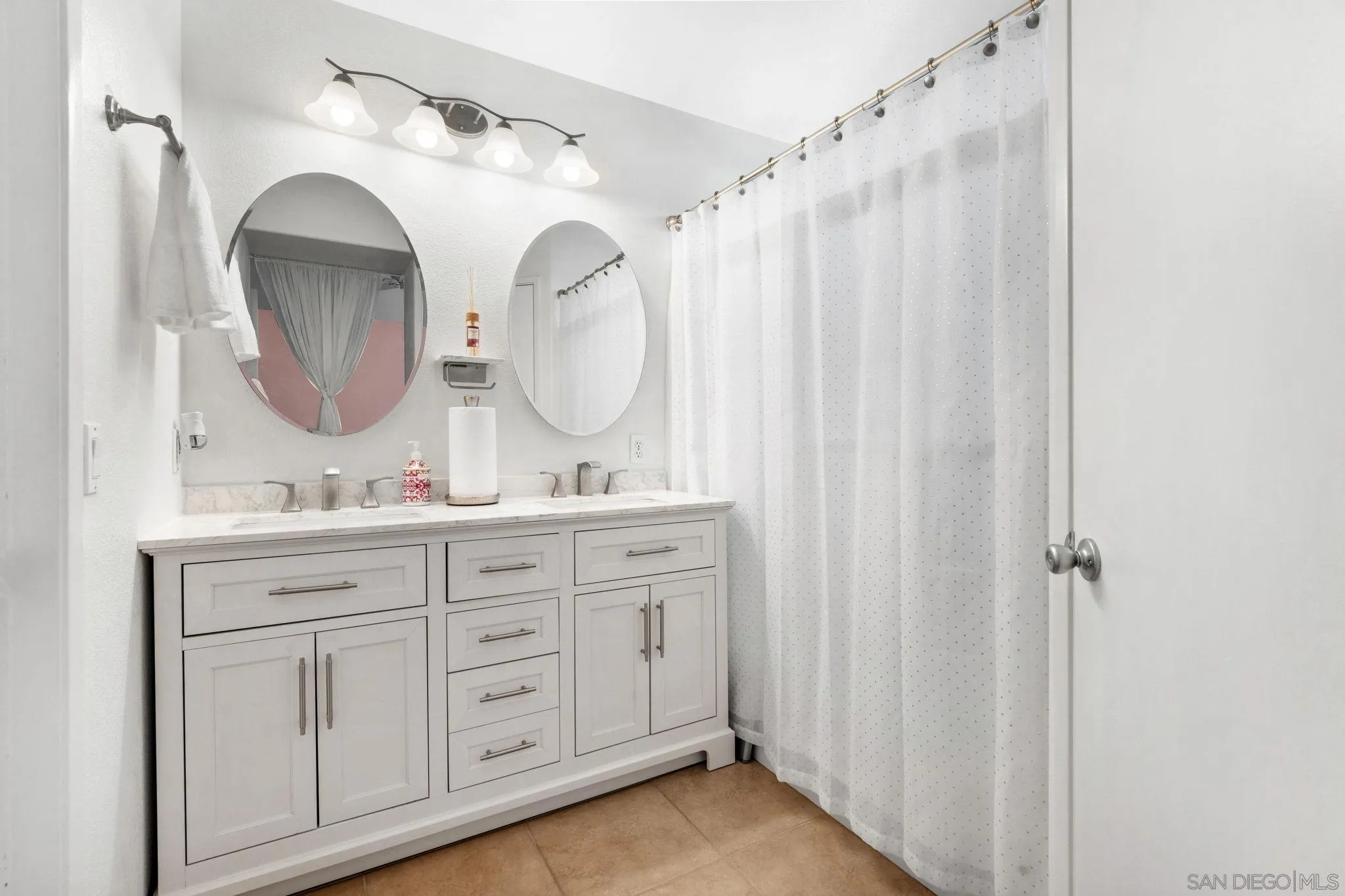 https://cdn.realtyfeed.com/cdn/127/250040486/a92f062167300ead1c1812c3aa6254a5.webp