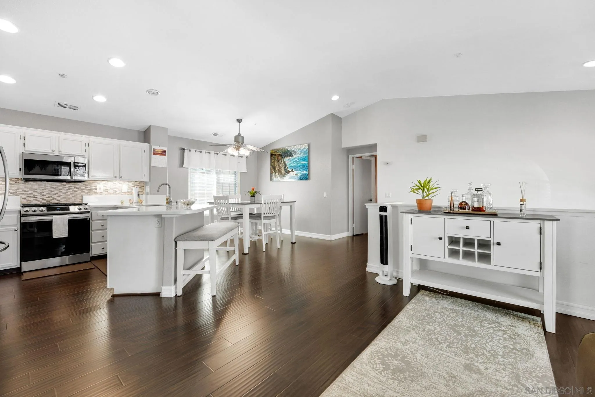 https://cdn.realtyfeed.com/cdn/127/250040486/a962c28ce0bc61f682ffcfcaaeb9c517.webp