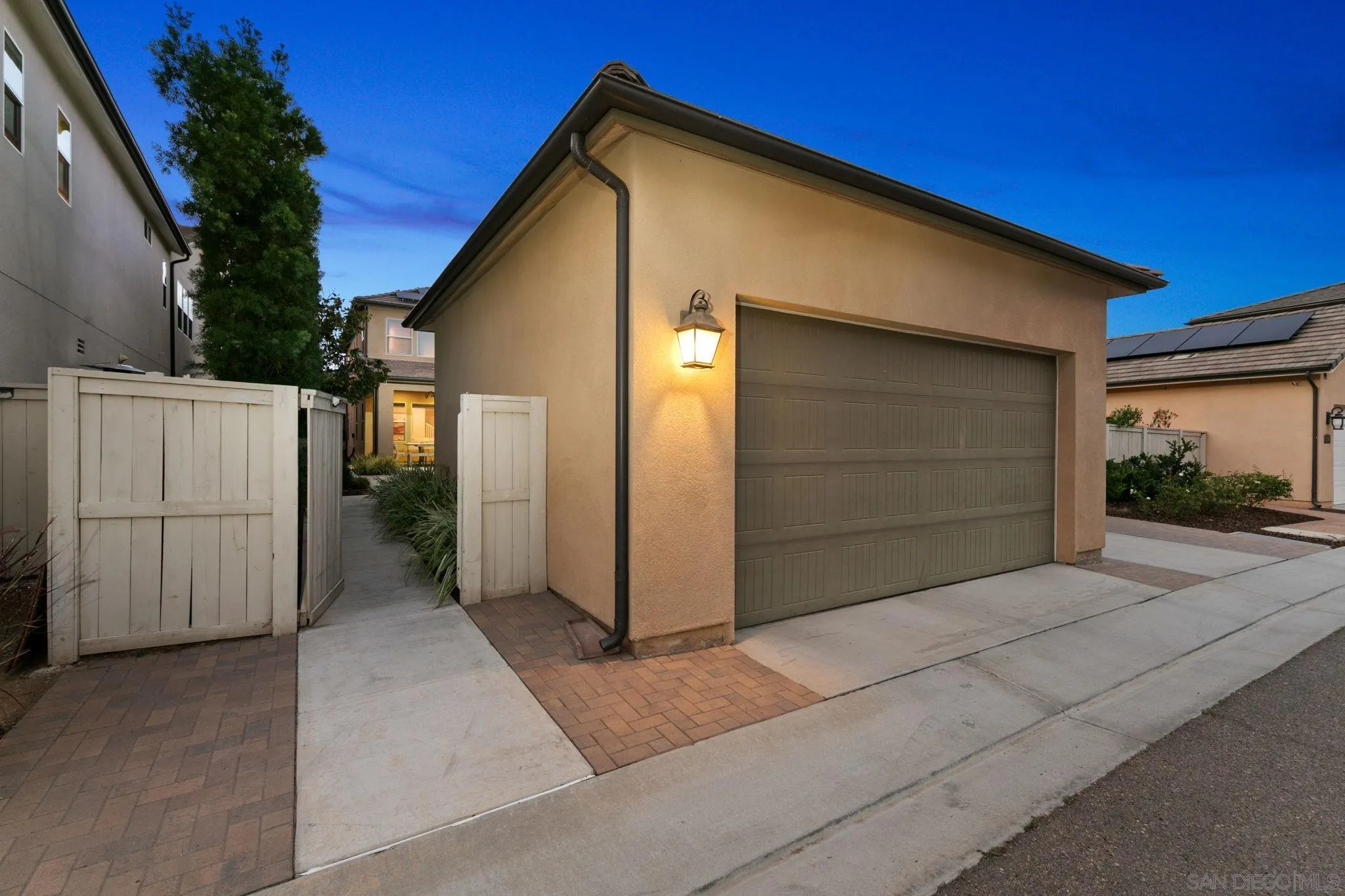 https://cdn.realtyfeed.com/cdn/127/250040488/1258ac0b76774553b22bb9a94e2c2d19.webp