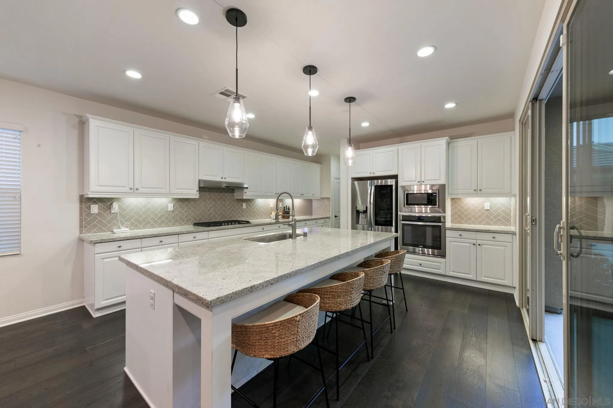 https://cdn.realtyfeed.com/cdn/127/250040488/299bd0f6f5536e7780e5c88f7cd3ccda.webp