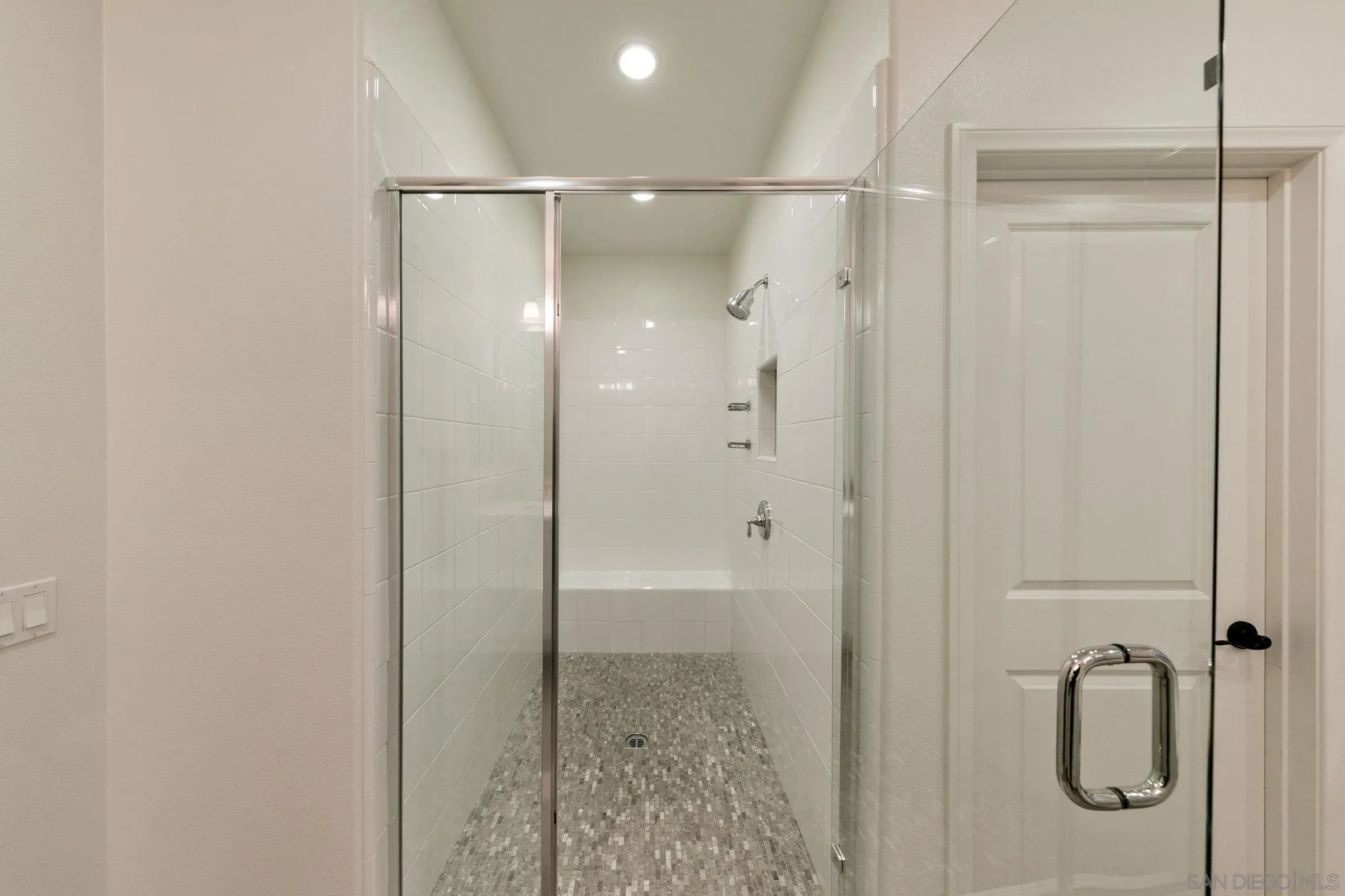 https://cdn.realtyfeed.com/cdn/127/250040488/43c3b66be9f8d54d616872a657668e28.webp