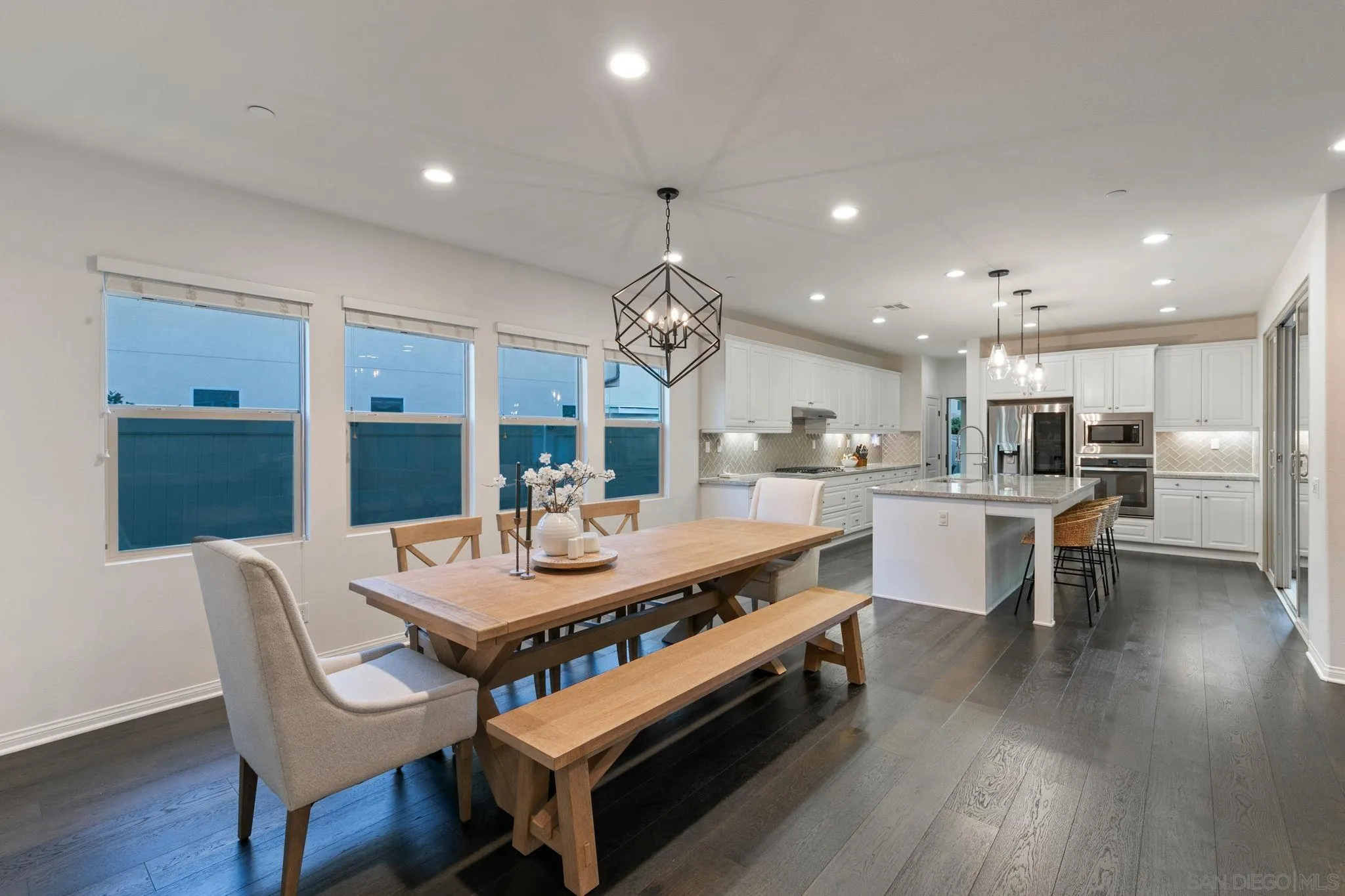 https://cdn.realtyfeed.com/cdn/127/250040488/d45c13f7d5d2772a4fdab86288eb4d5e.webp