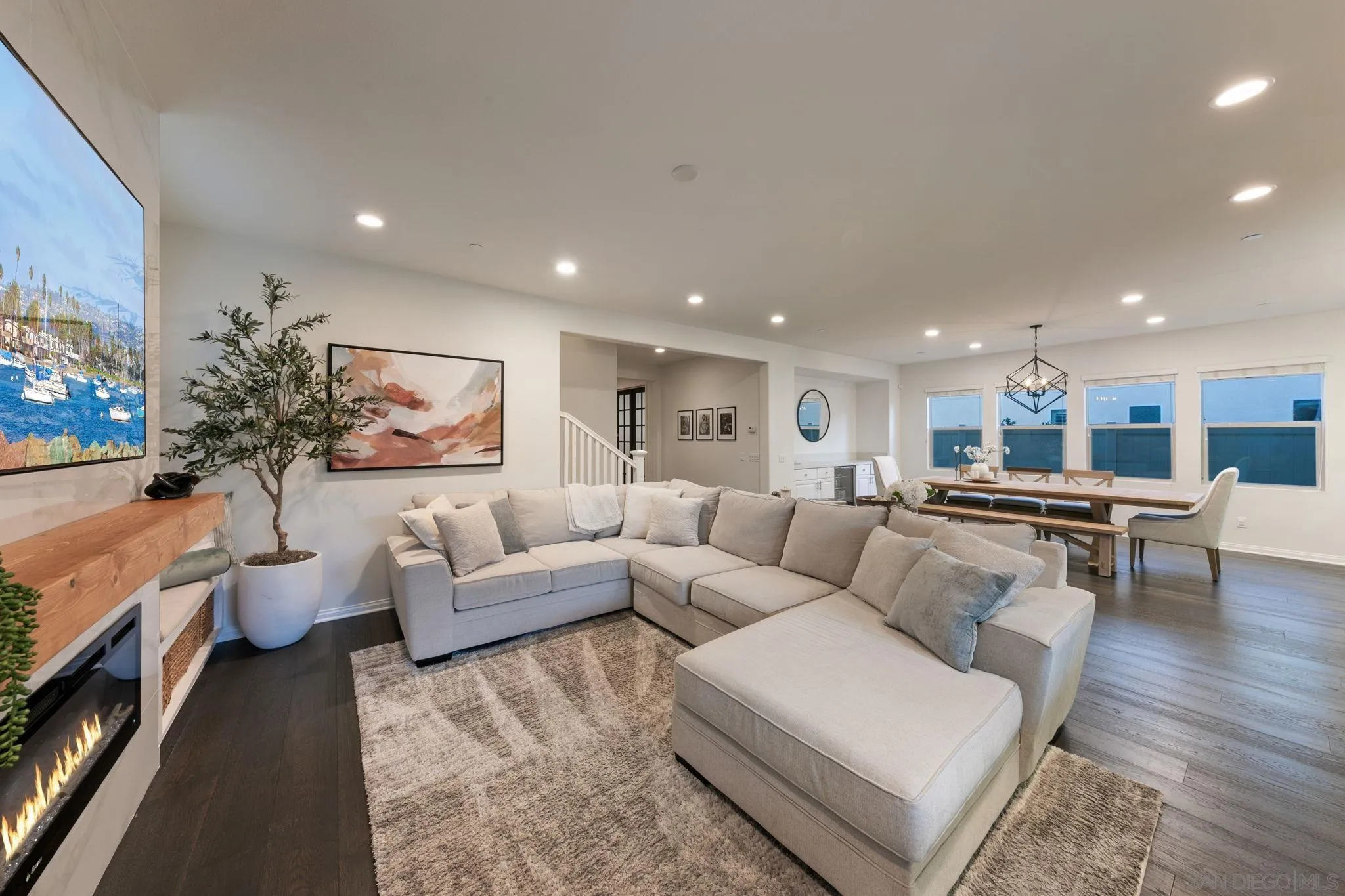 https://cdn.realtyfeed.com/cdn/127/250040488/f60e9357062a72b6aff02fc62e79c65a.webp