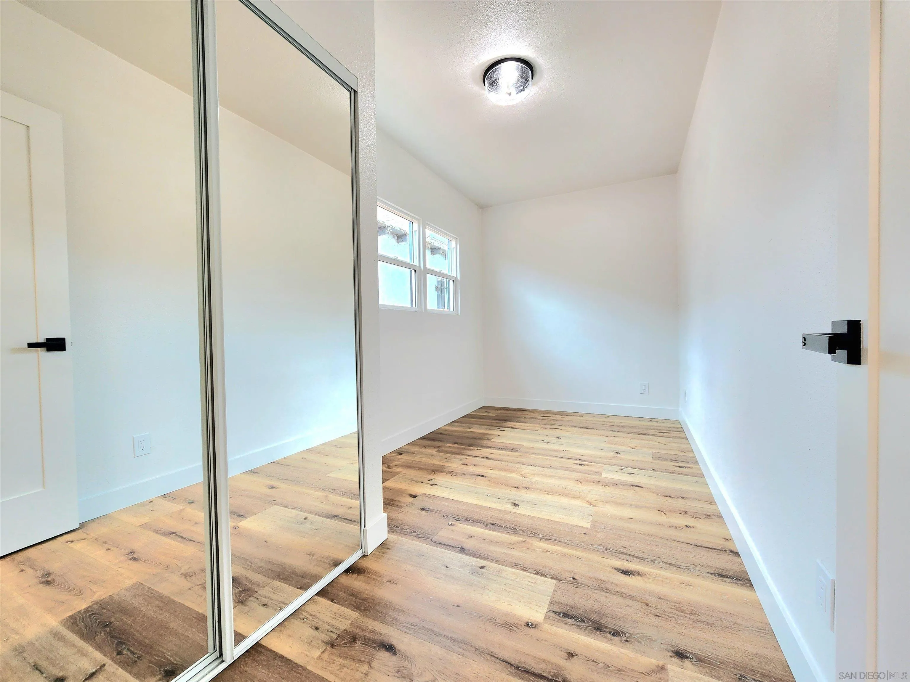 https://cdn.realtyfeed.com/cdn/127/250040490/25ff2e79a8946e533391ebcc2bb6717e.webp