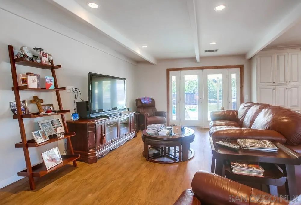 https://cdn.realtyfeed.com/cdn/127/250040491/6a1beb2b4d27be955e7fd885584cb0b4.webp