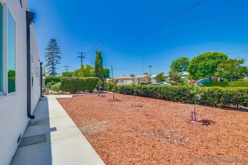 https://cdn.realtyfeed.com/cdn/127/250040493/a833ad95b598f7c35dca0374d3d9b78a.webp