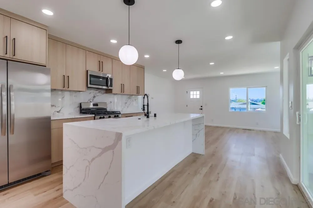https://cdn.realtyfeed.com/cdn/127/250040493/ea432b6ce56f1938a777df86da9cbd6f.webp