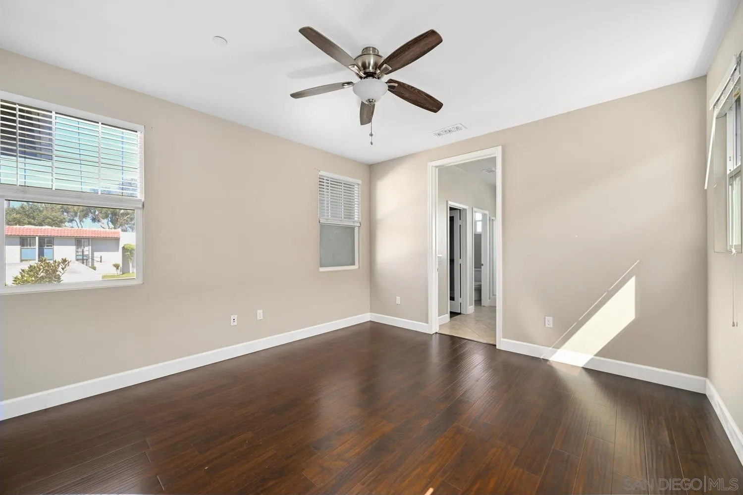 https://cdn.realtyfeed.com/cdn/127/250040498/622dacace8543e270e2ccc3c7b128b06.webp