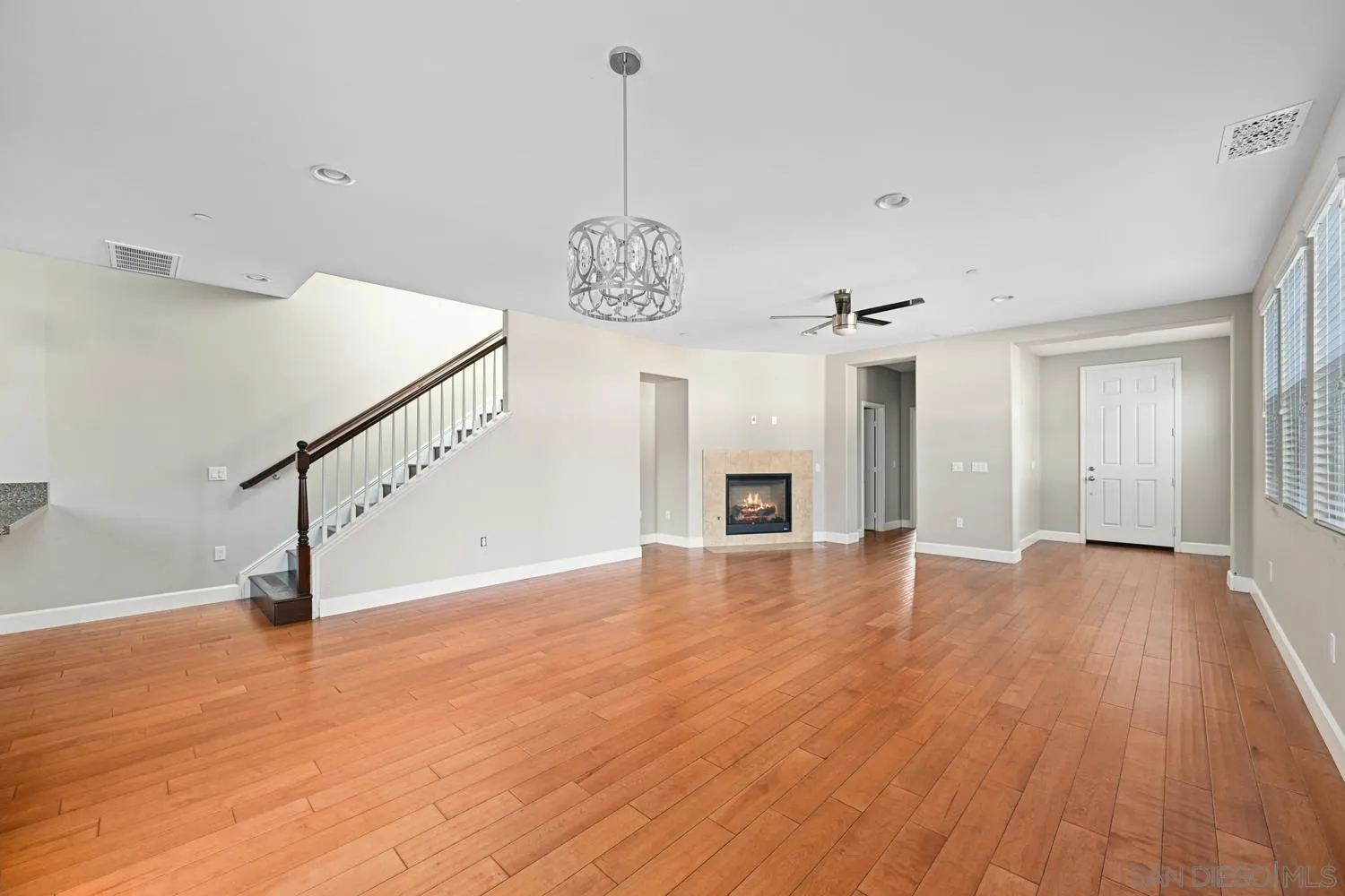 https://cdn.realtyfeed.com/cdn/127/250040498/9a09d9038cbd18a60e50b2970240d0a0.webp