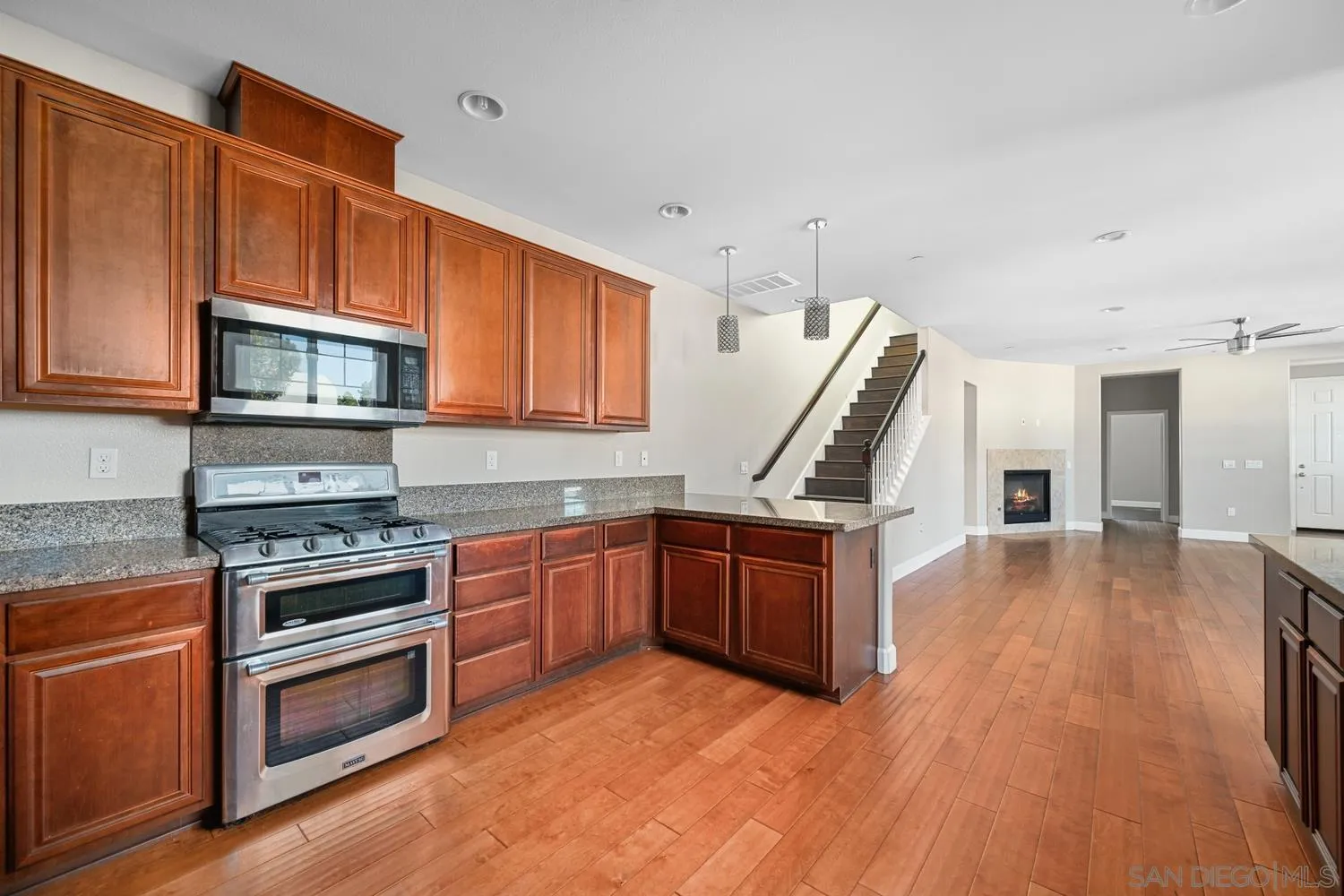 https://cdn.realtyfeed.com/cdn/127/250040498/a06e6ee3e4eb24f5a9cda9df1572e65d.webp