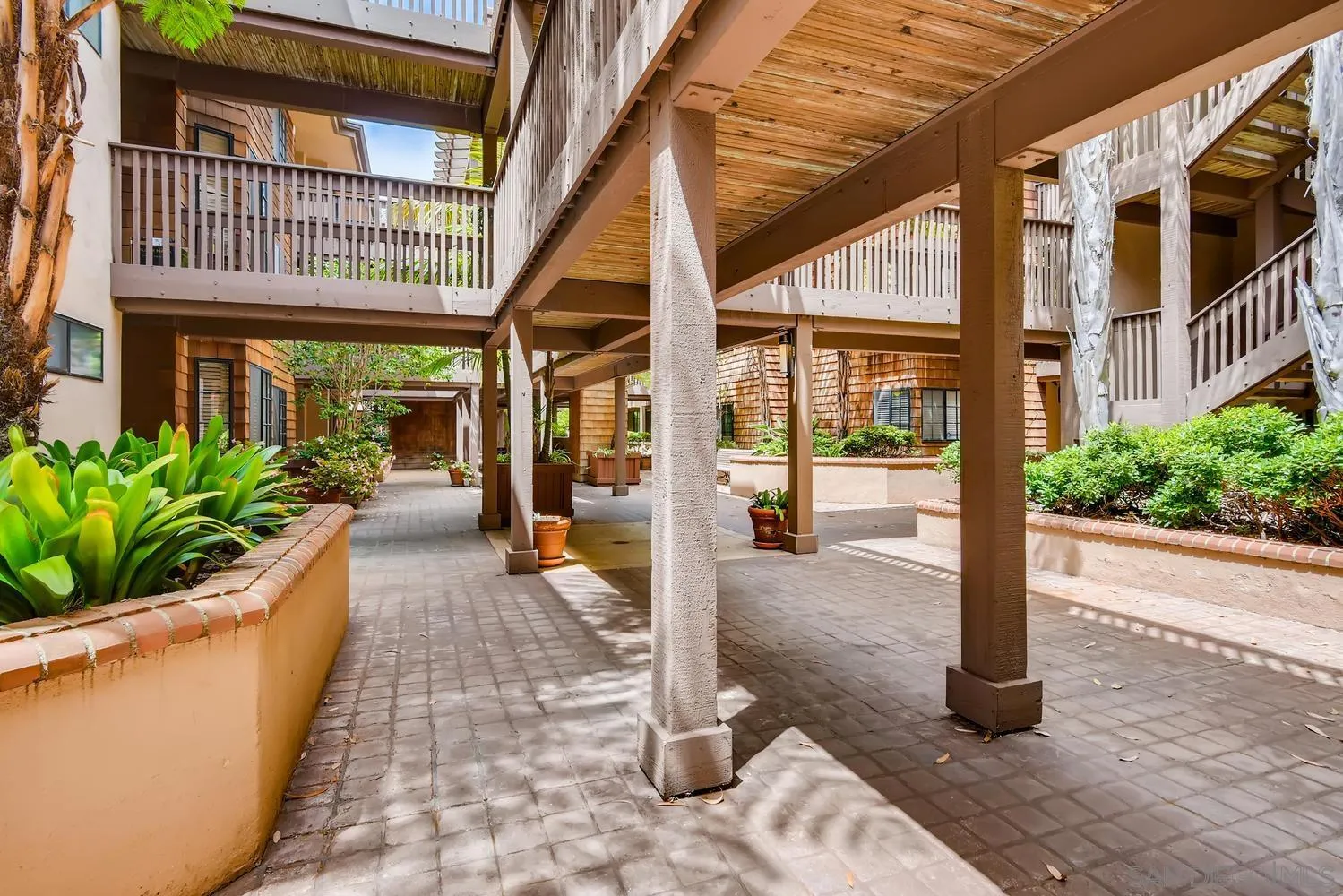 https://cdn.realtyfeed.com/cdn/127/250040503/31c7434fda34a32397e10f22ffea8bbf.webp