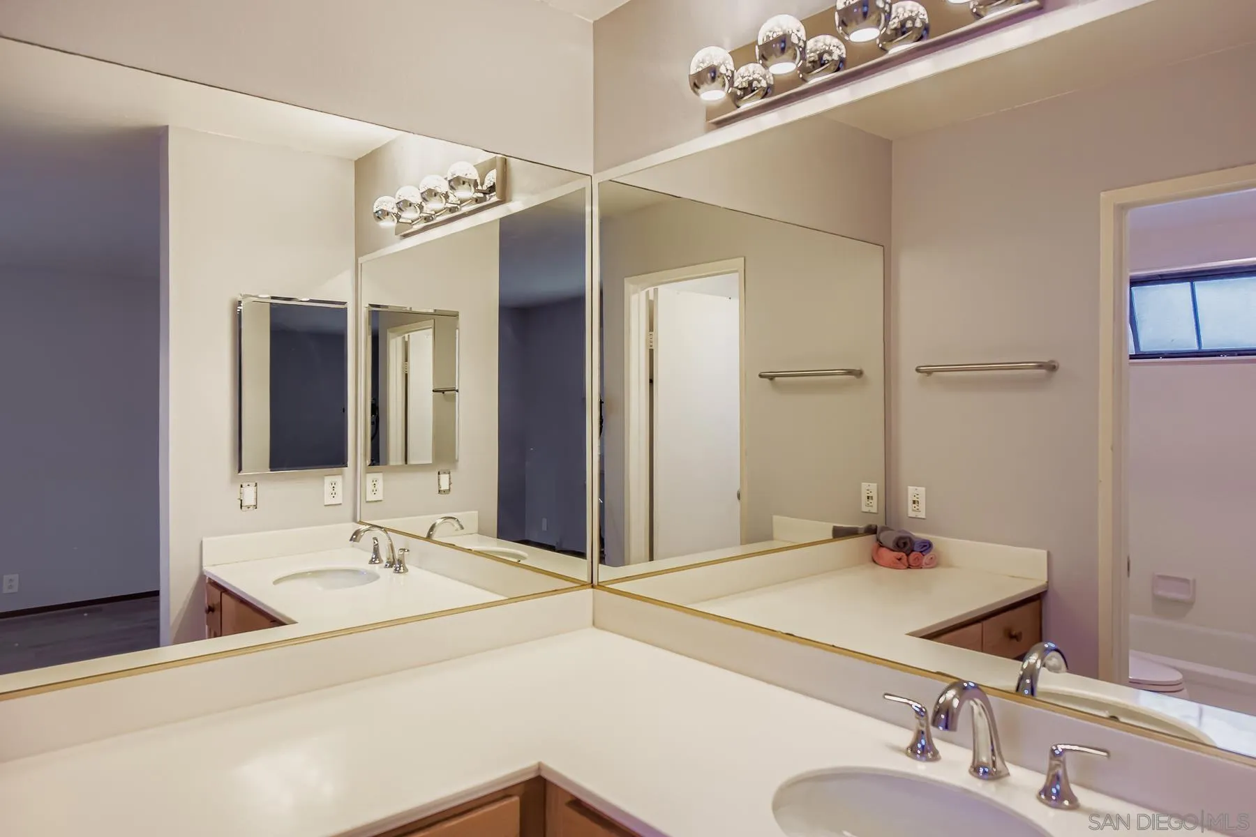 https://cdn.realtyfeed.com/cdn/127/250040503/b0dd75bdba100ef336adc1924d6a2785.webp