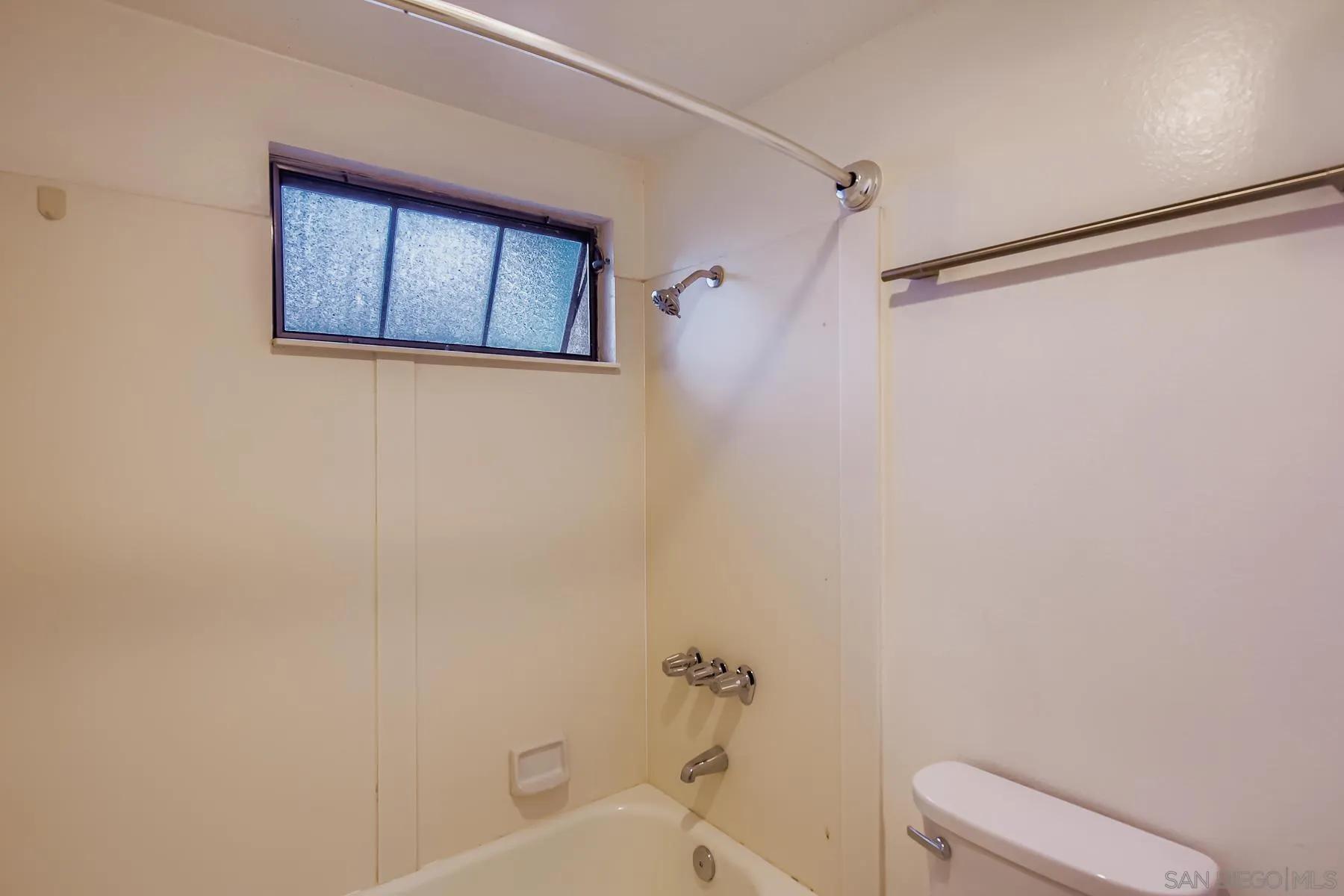 https://cdn.realtyfeed.com/cdn/127/250040503/c0a50fba9168186a5cddd77fb06d60bc.webp