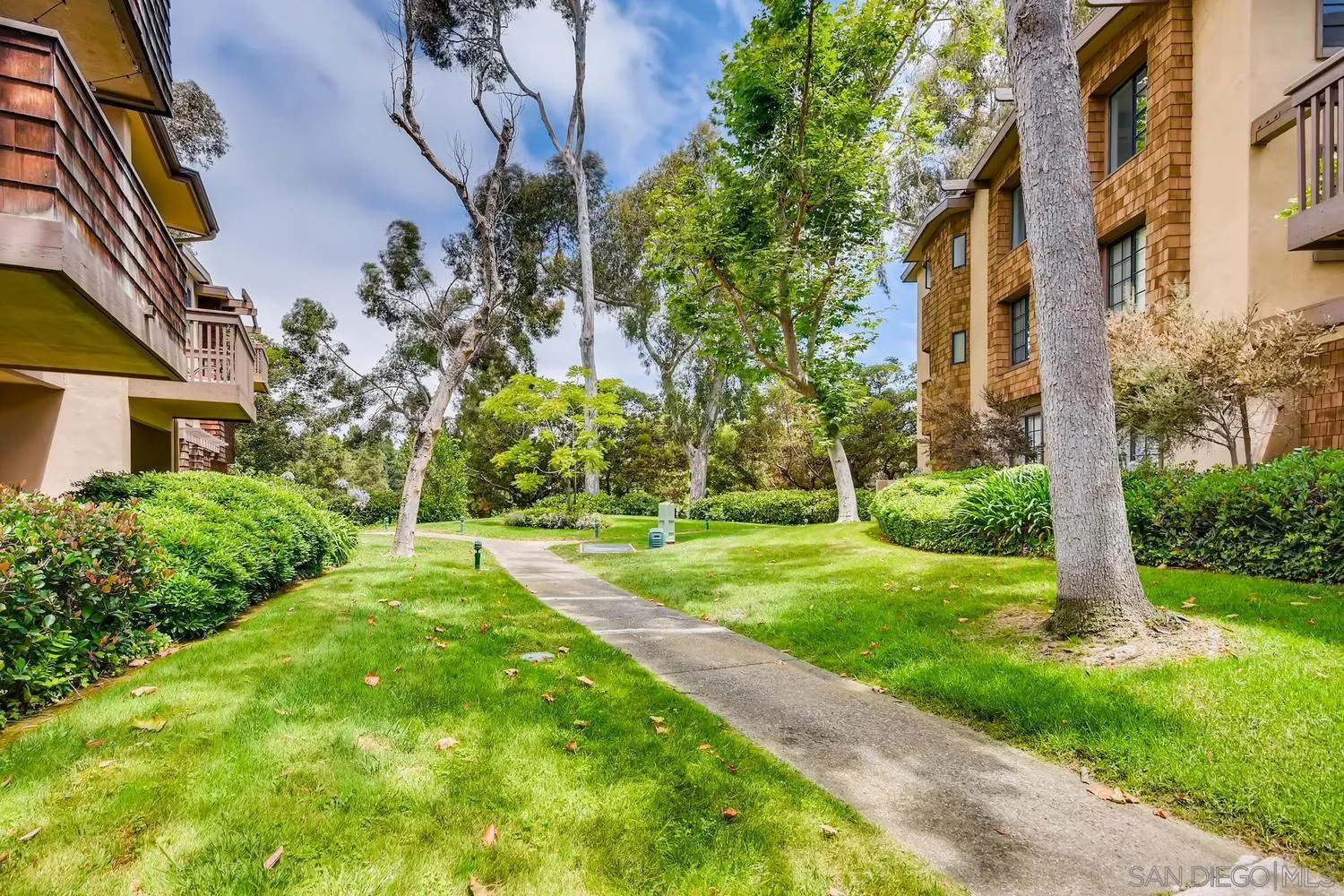 https://cdn.realtyfeed.com/cdn/127/250040503/eaa80ec2dd8bf43fb6eadd1768d36068.webp