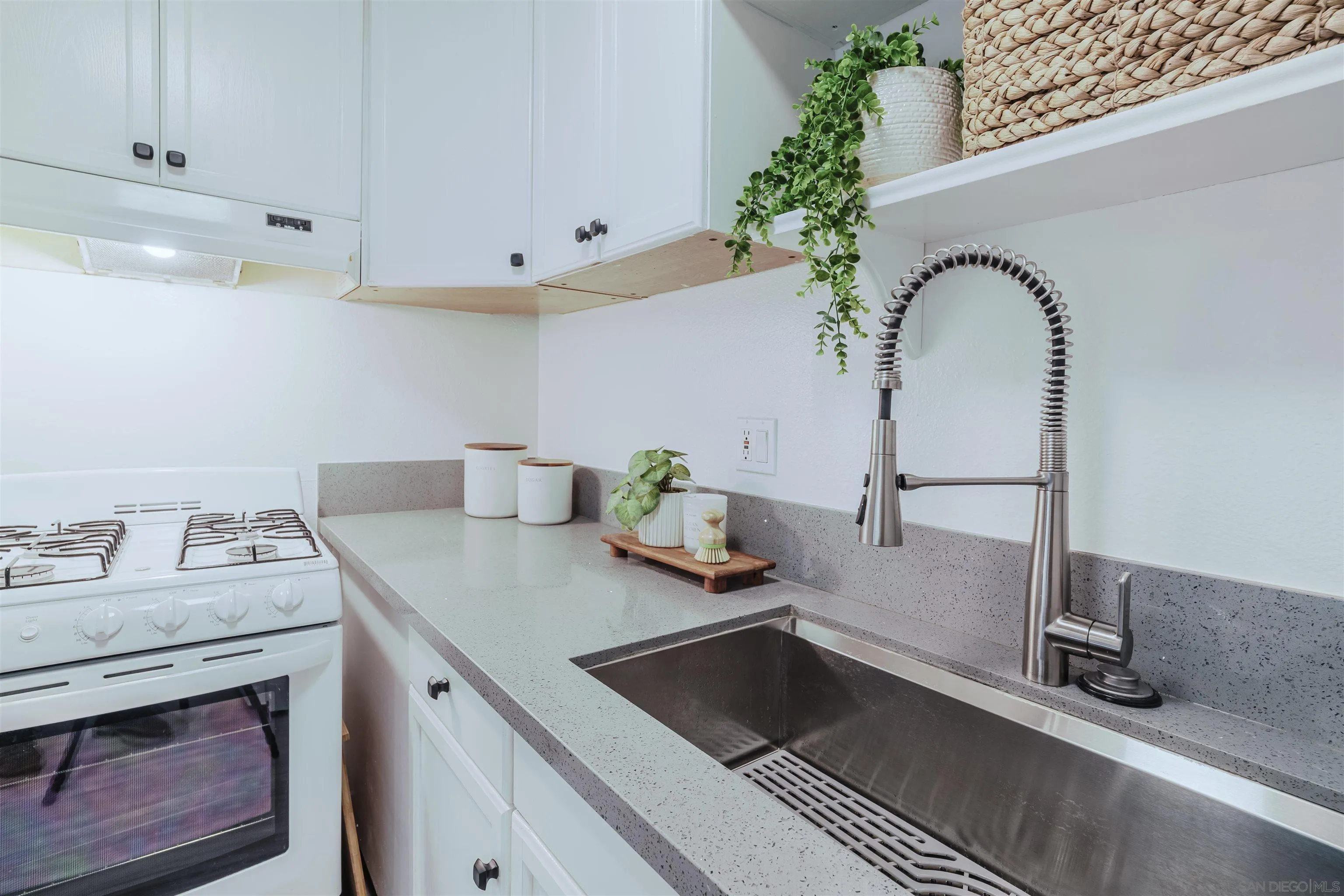 https://cdn.realtyfeed.com/cdn/127/250040507/2623c93e345a817355919c3dc7ea9f20.webp