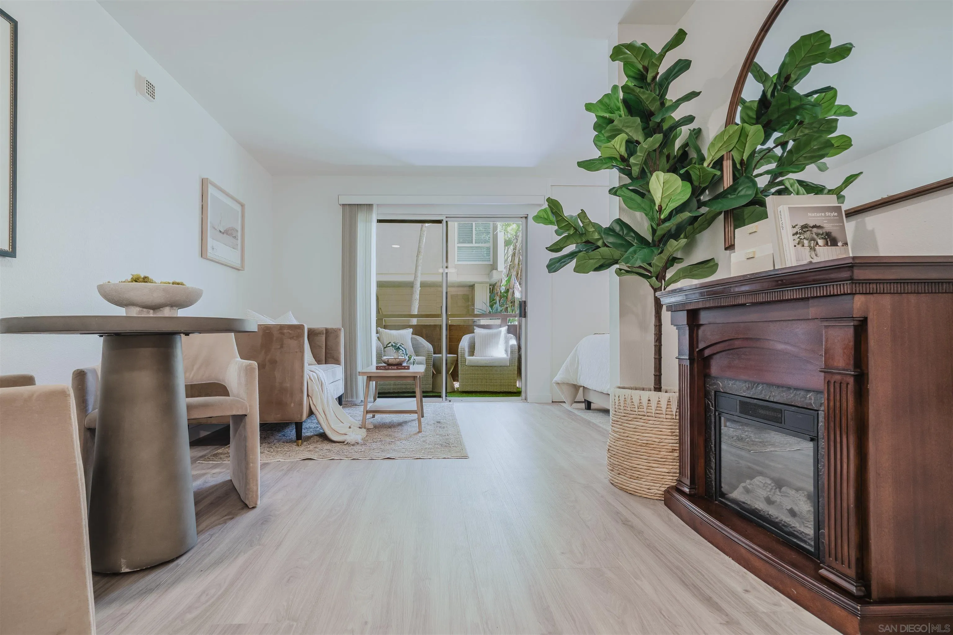 https://cdn.realtyfeed.com/cdn/127/250040507/c77b1d14c664f6e8b81b25636ed354de.webp