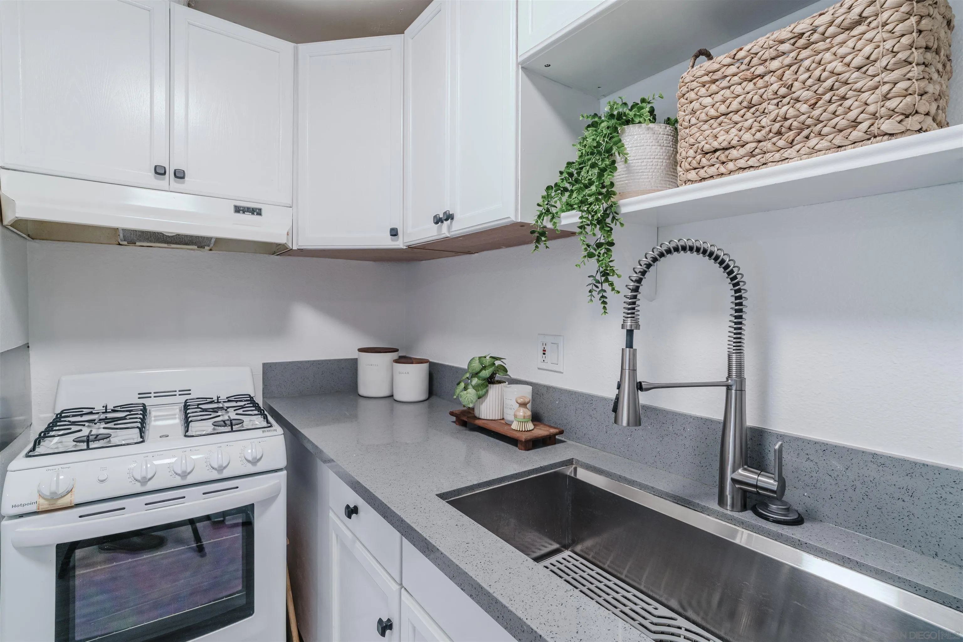https://cdn.realtyfeed.com/cdn/127/250040507/fe1b4938b7fd59ed0b956943fe98062c.webp