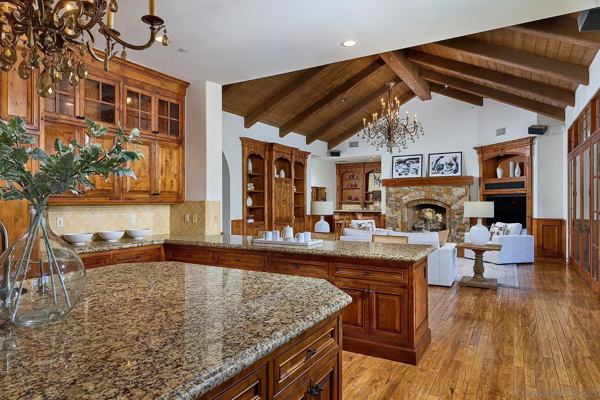 https://cdn.realtyfeed.com/cdn/127/250040509/12e41db193afd5045f22b7e234d98a24.webp
