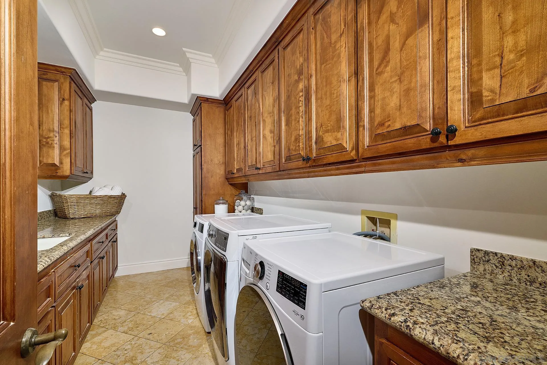 https://cdn.realtyfeed.com/cdn/127/250040509/3d8fedec9c45688d91e9d62088da8111.webp