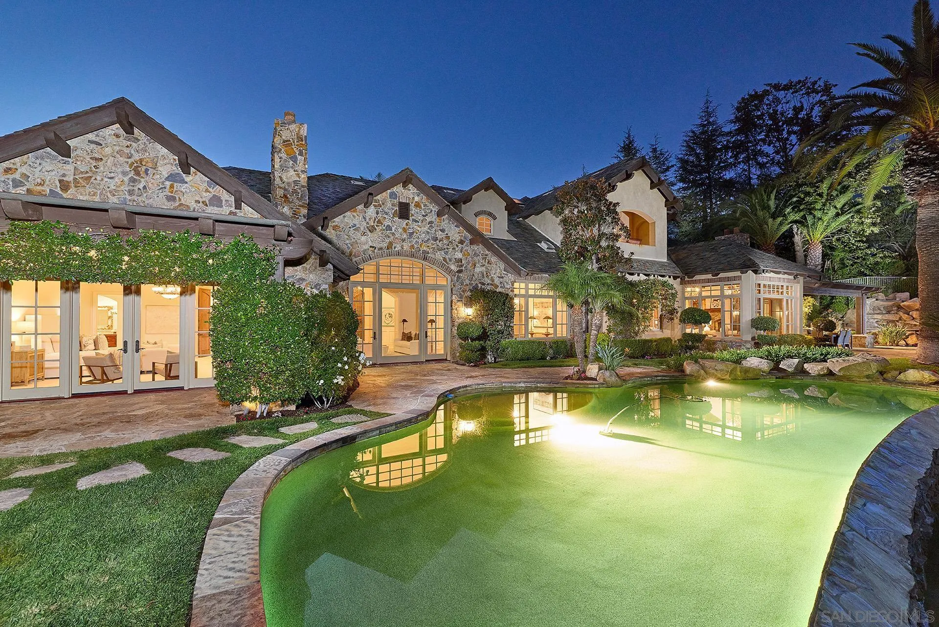https://cdn.realtyfeed.com/cdn/127/250040509/84a13bad412e93d29d9a27dc24ec2cf7.webp