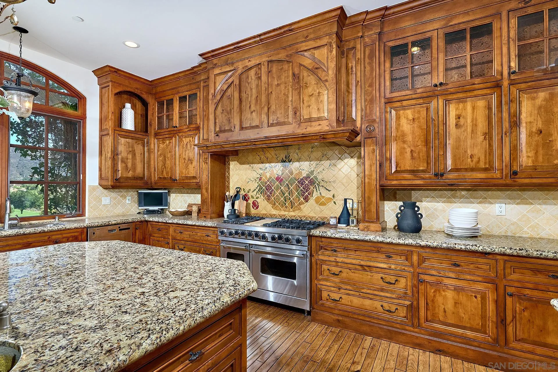 https://cdn.realtyfeed.com/cdn/127/250040509/adec3536cfb962feae8beb0d4411c082.webp