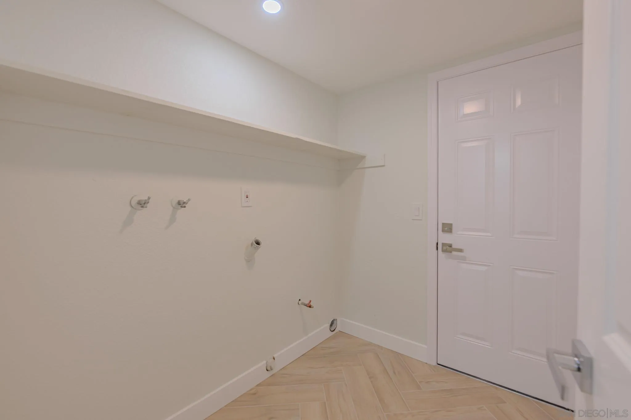 https://cdn.realtyfeed.com/cdn/127/250040510/098d1ca8beed3868e41dba3228abcea2.webp