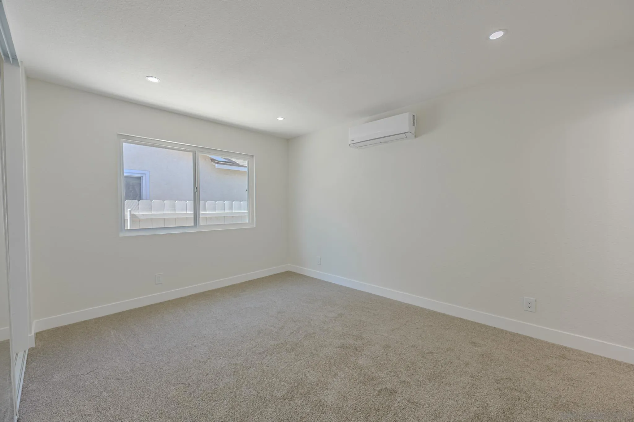 https://cdn.realtyfeed.com/cdn/127/250040510/1e3d408721ca56391f8ae169a9c9c5bc.webp