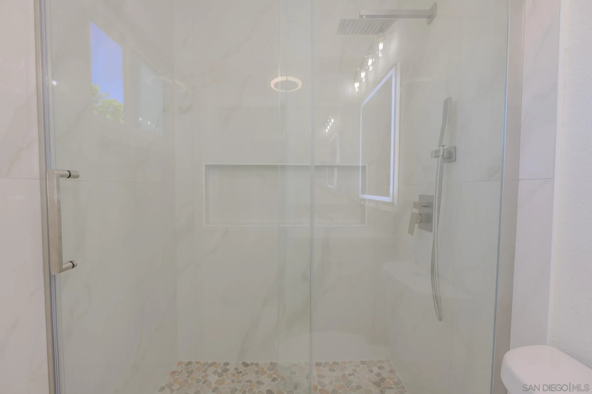https://cdn.realtyfeed.com/cdn/127/250040510/39265b13dea967a0376e716b9e7d6d35.webp