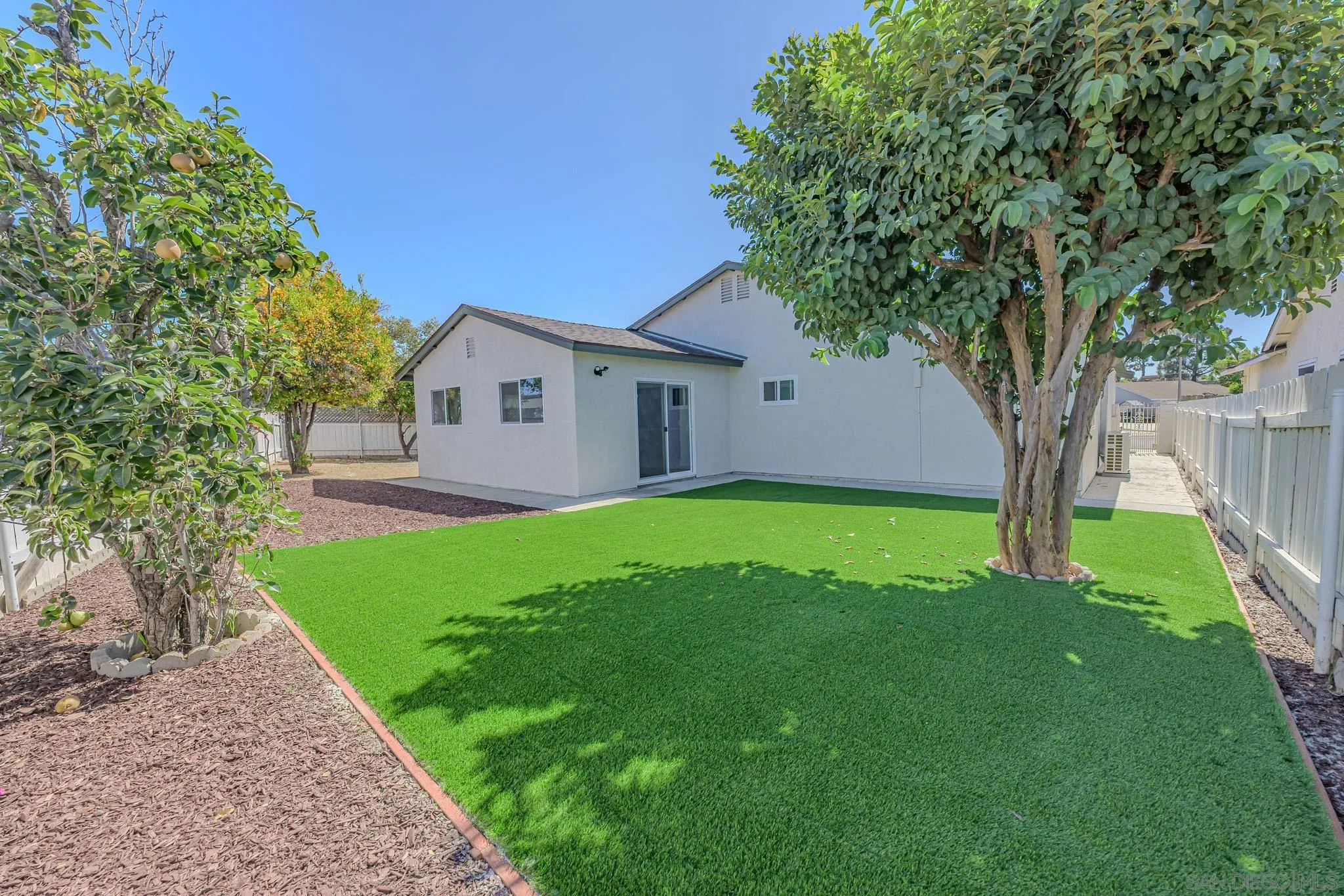 https://cdn.realtyfeed.com/cdn/127/250040510/4e06b7e1d37cd1aeb18009b79977ab76.webp