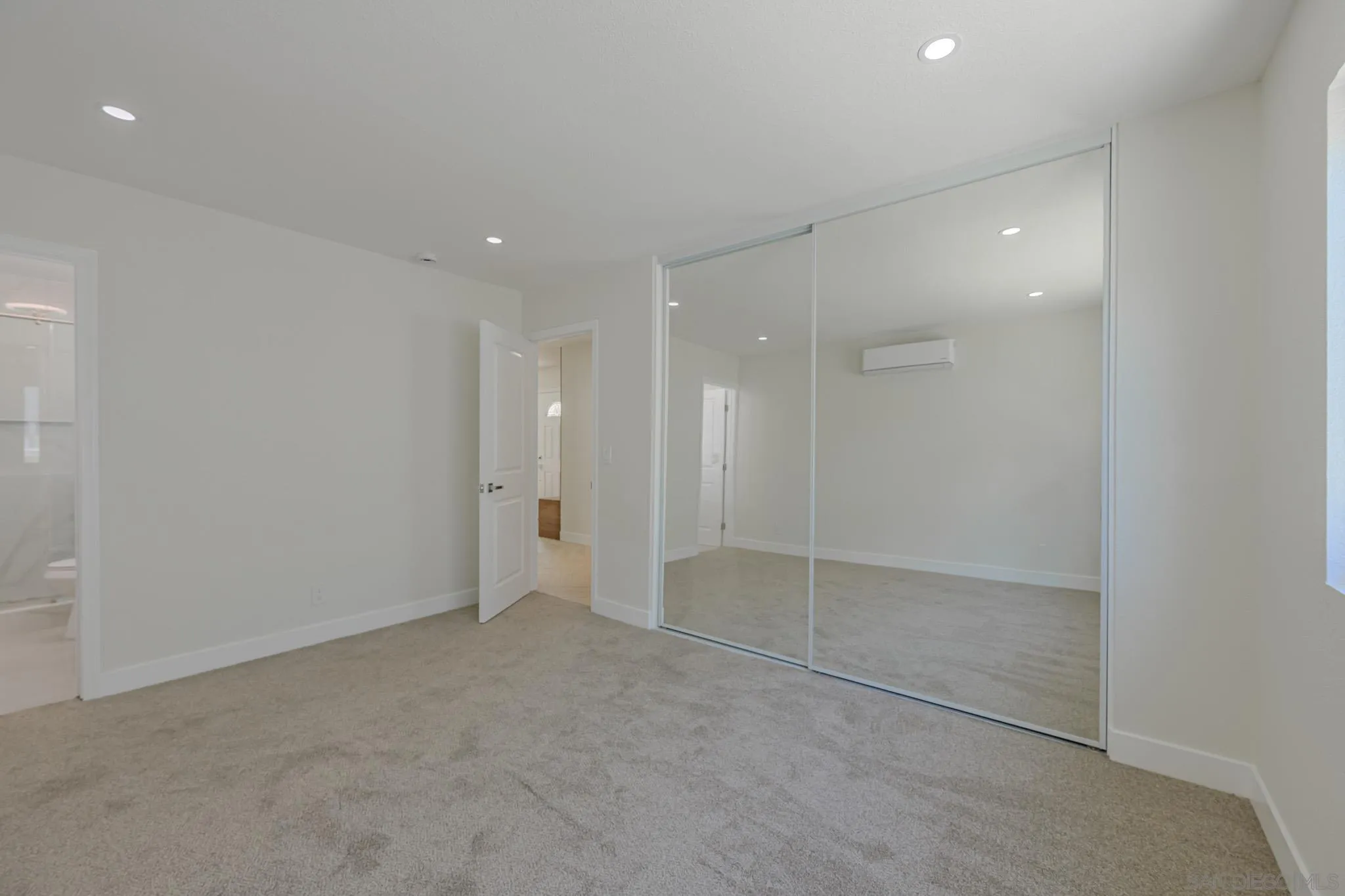 https://cdn.realtyfeed.com/cdn/127/250040510/dbb5d8218b32b639cfc36553fb09f669.webp