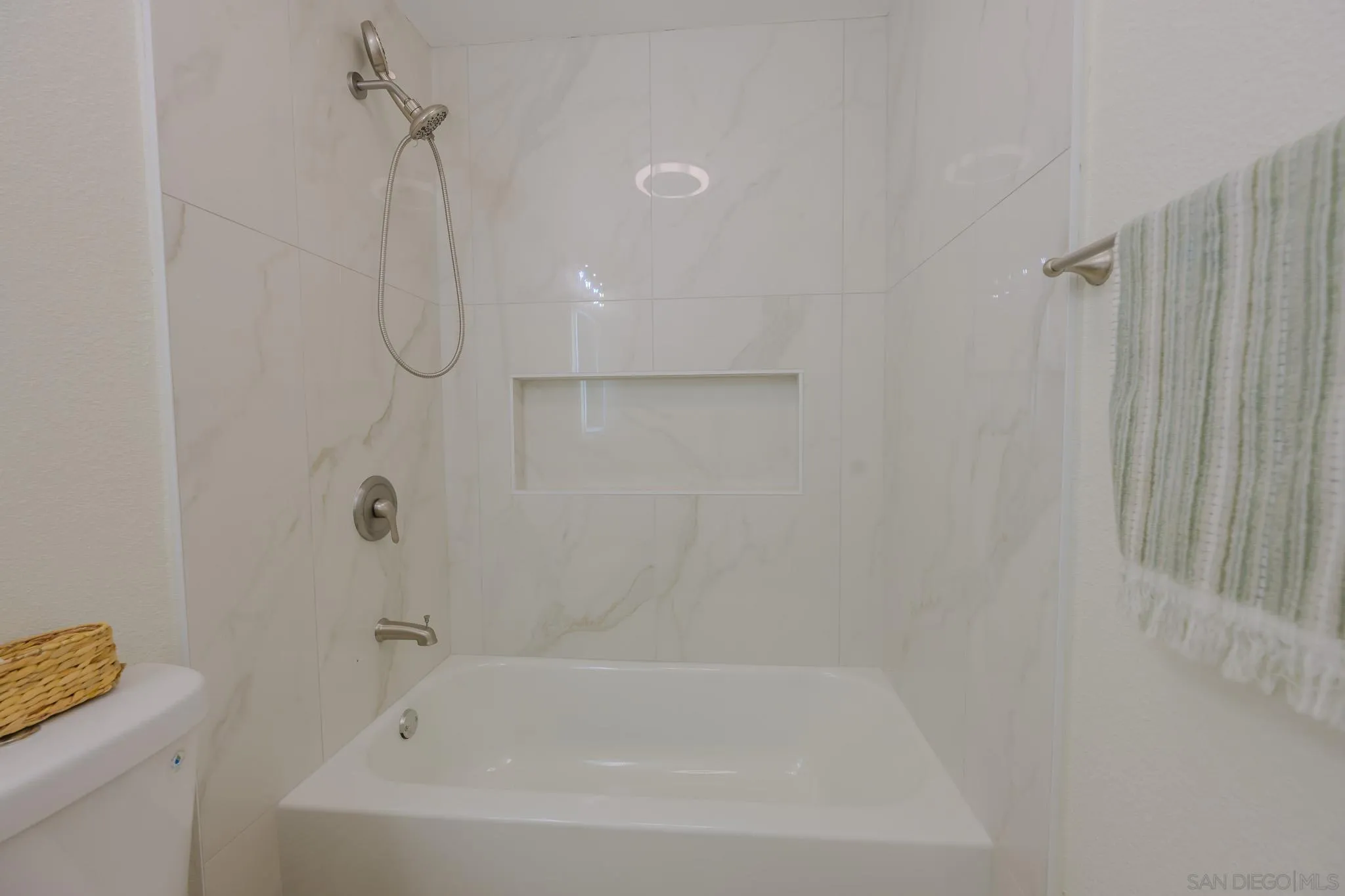 https://cdn.realtyfeed.com/cdn/127/250040510/e60259eddddaf9dd05584fb17b1781cc.webp